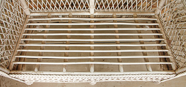 Vintage White Wicker Patio Furniture Set