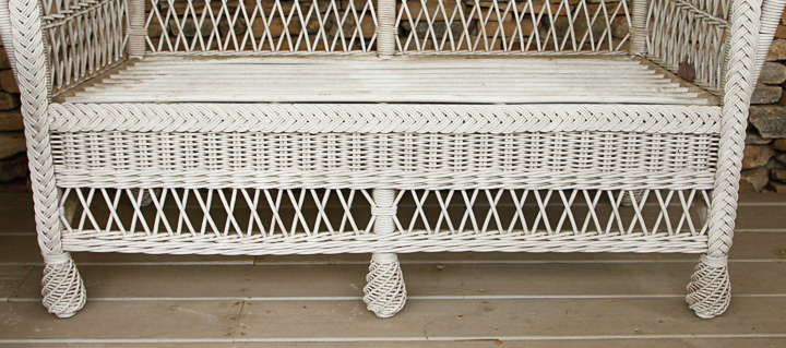 Vintage White Wicker Patio Furniture Set