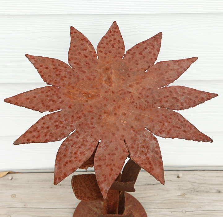 Floral Motif Metal Garden Sculpture