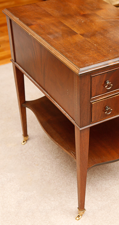 Vintage Federal Style Mahogany Side Table