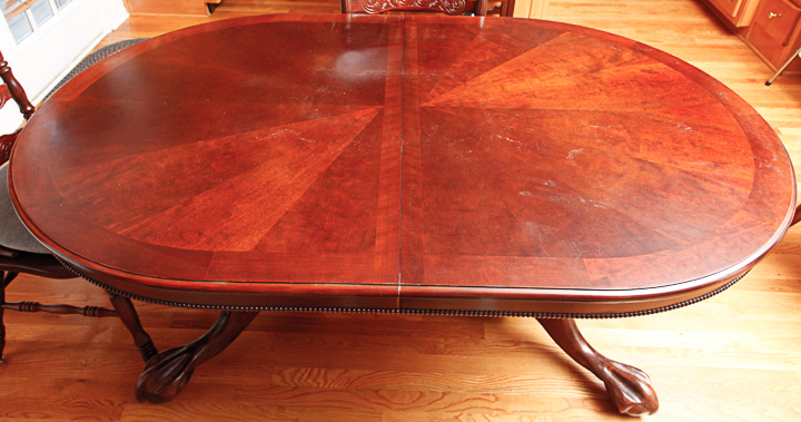 Vintage Queen Anne Style Dining Table with Chairs
