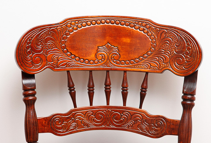 Vintage Queen Anne Style Dining Table with Chairs