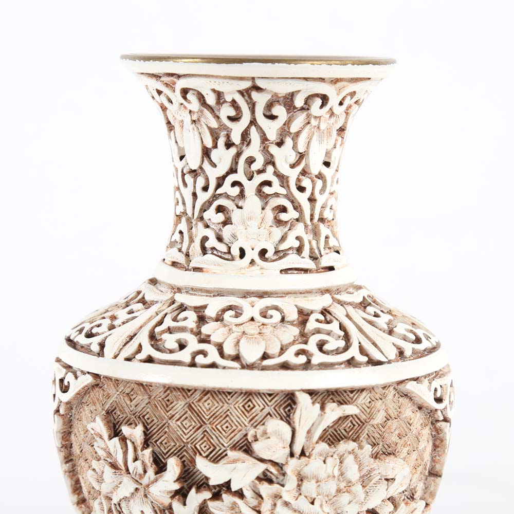 Arnart Imports "Ivory Dynasty" Vase and Plate