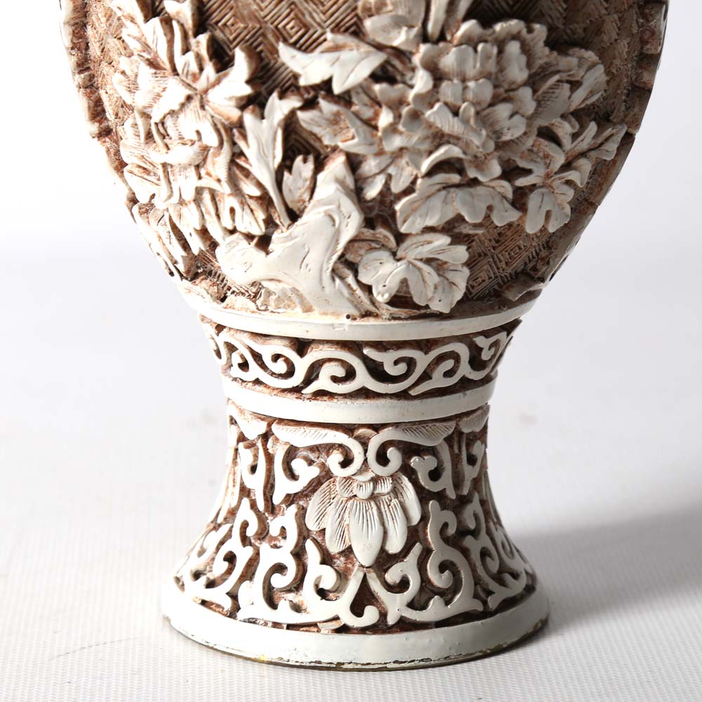 Arnart Imports "Ivory Dynasty" Vase and Plate