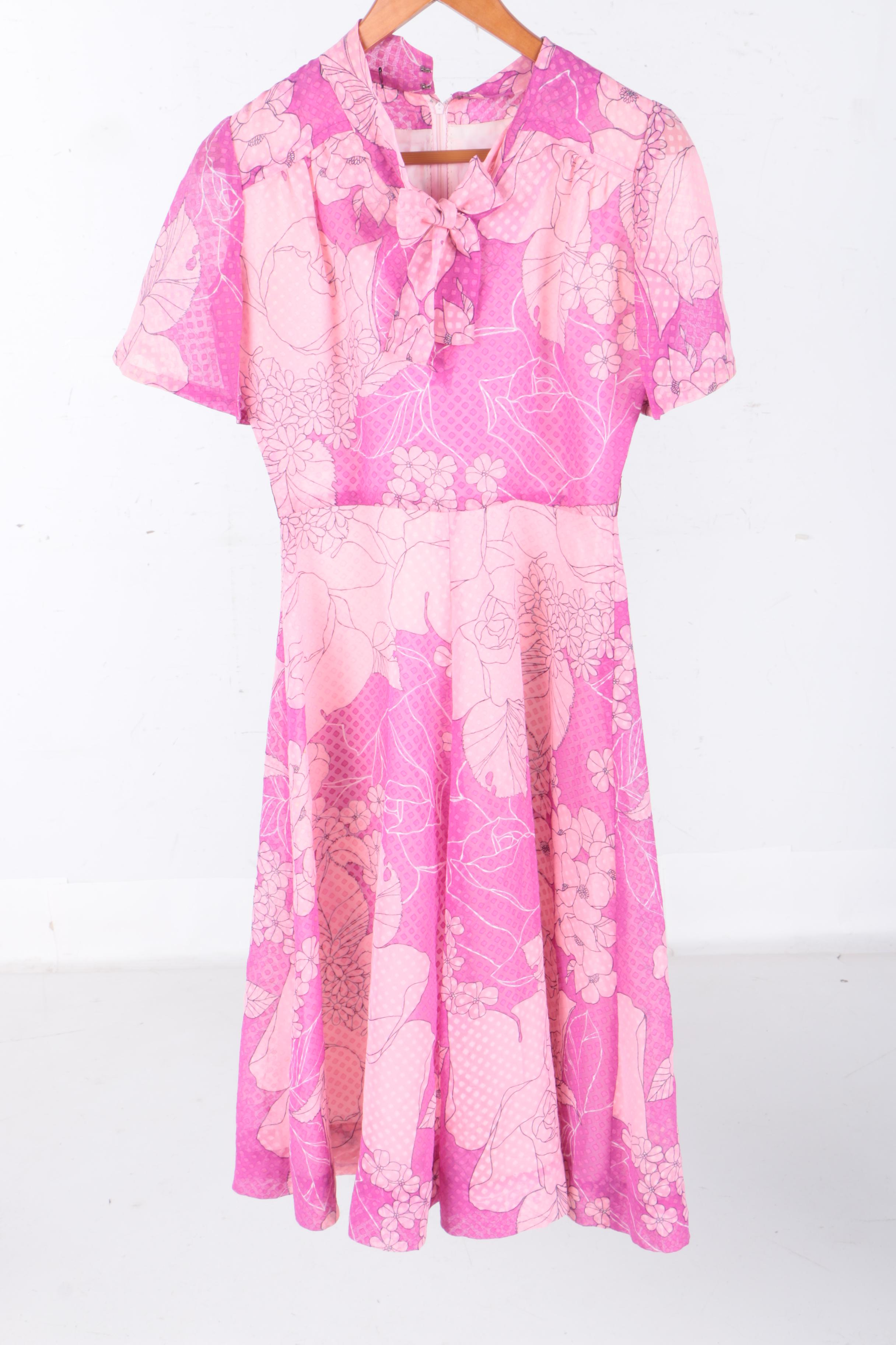 Women's Vintage 1970s Floral Dresses