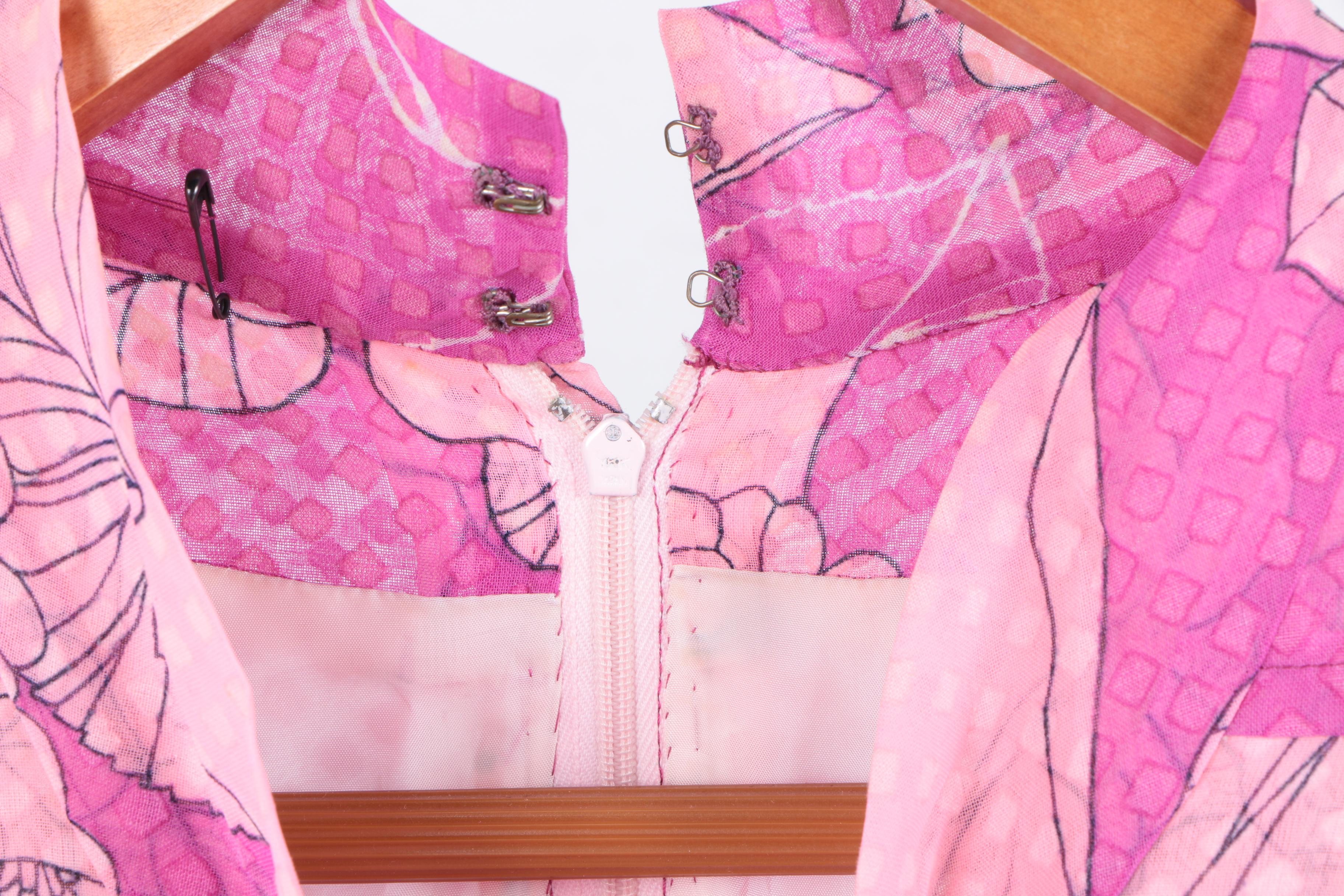 Women's Vintage 1970s Floral Dresses