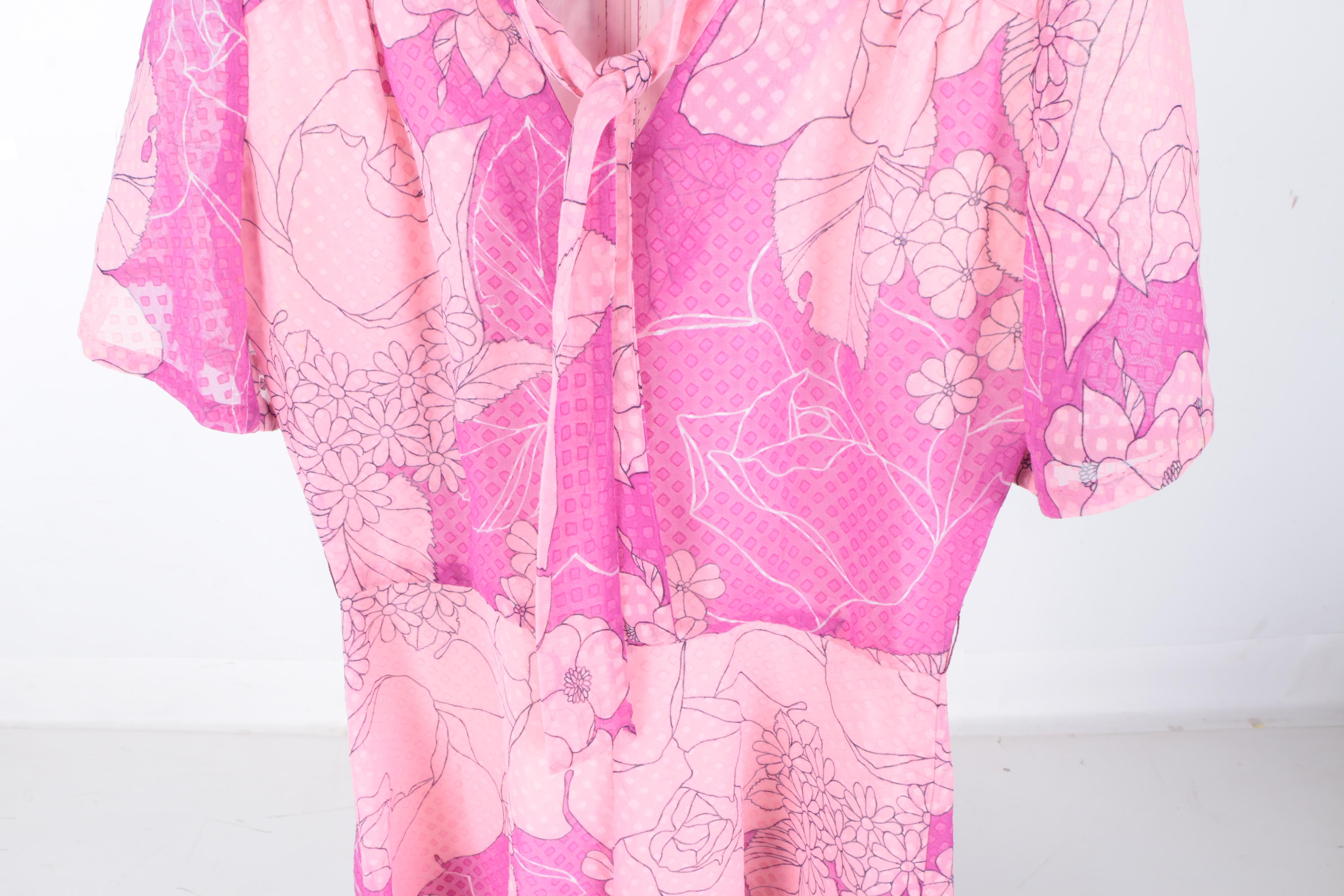 Women's Vintage 1970s Floral Dresses