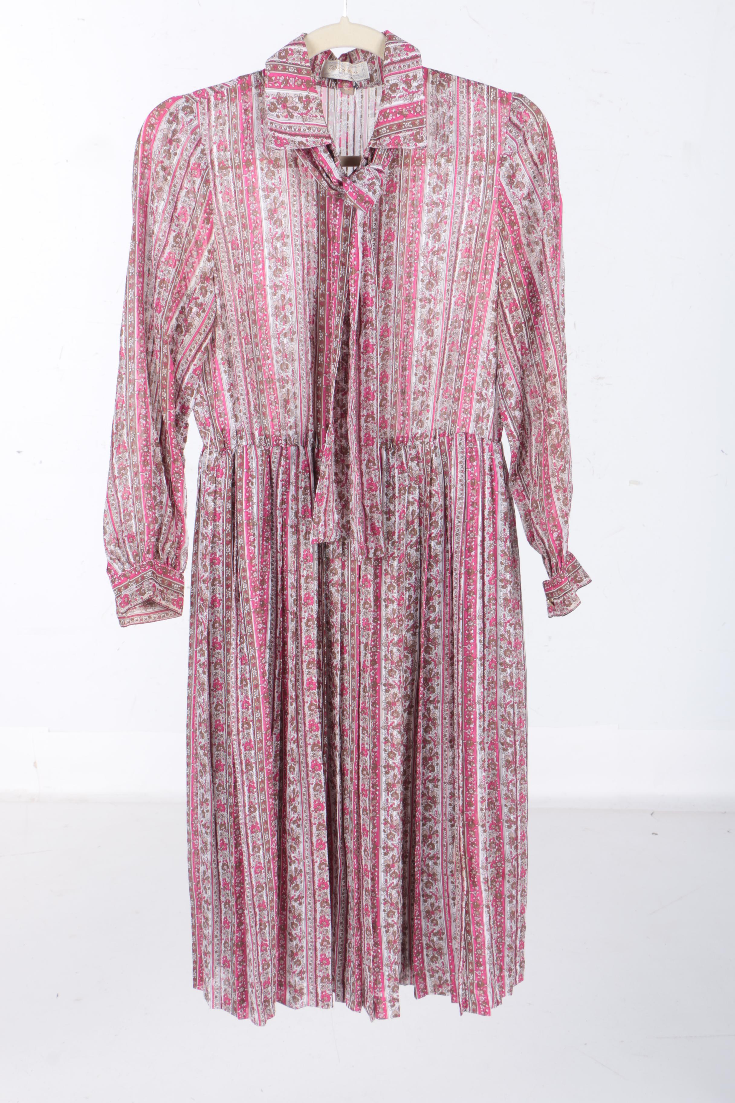 Women's Vintage 1970s Floral Dresses