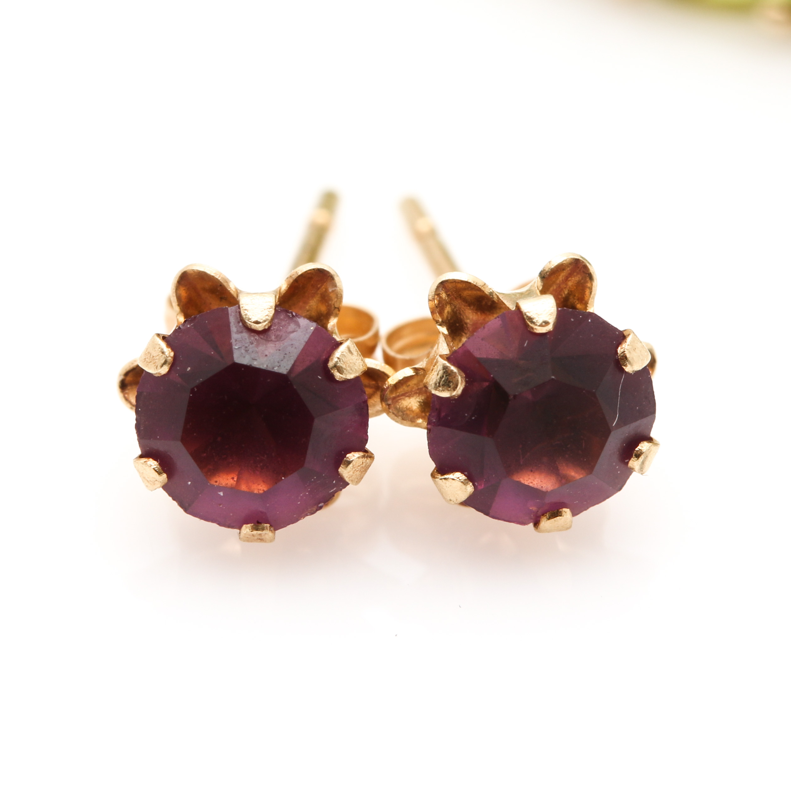 10K and 14K Yellow Gold Jewelry Assortment Including Gemstones