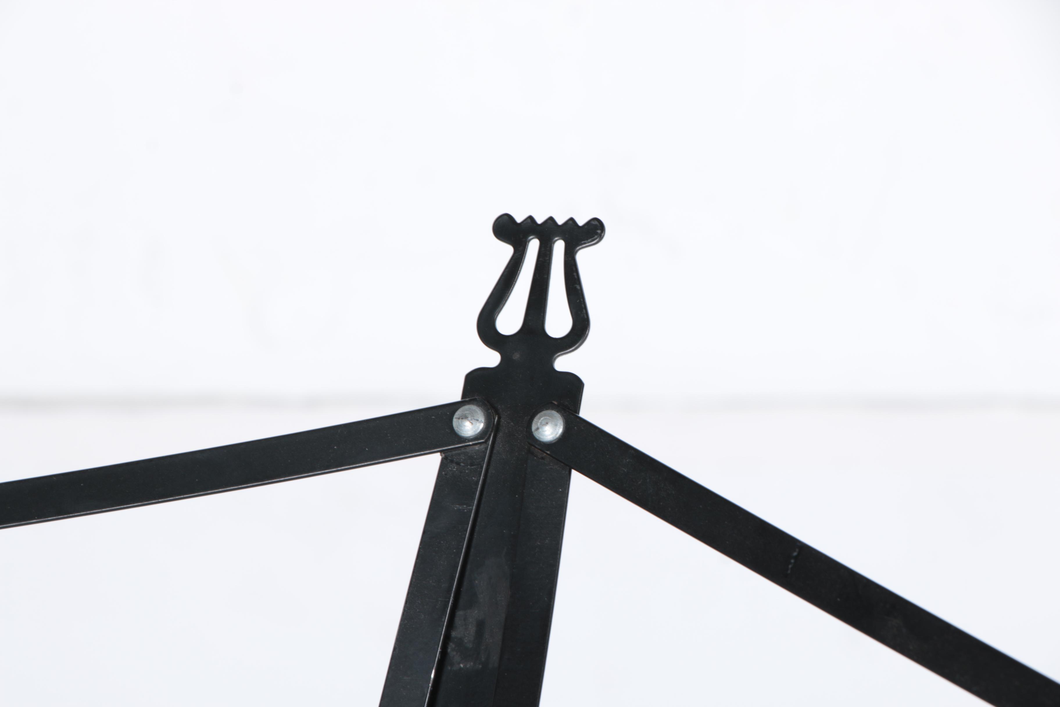 Peavey PVi 100 Microphone, Stand and Accessories