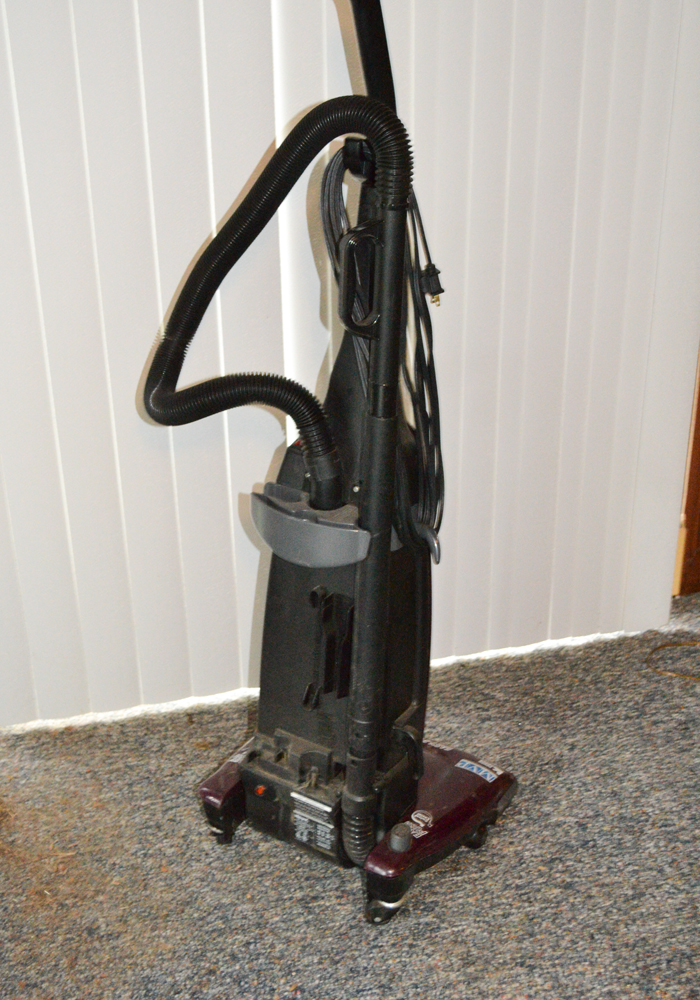 Dirt Devil Swivel Glide Vacuum