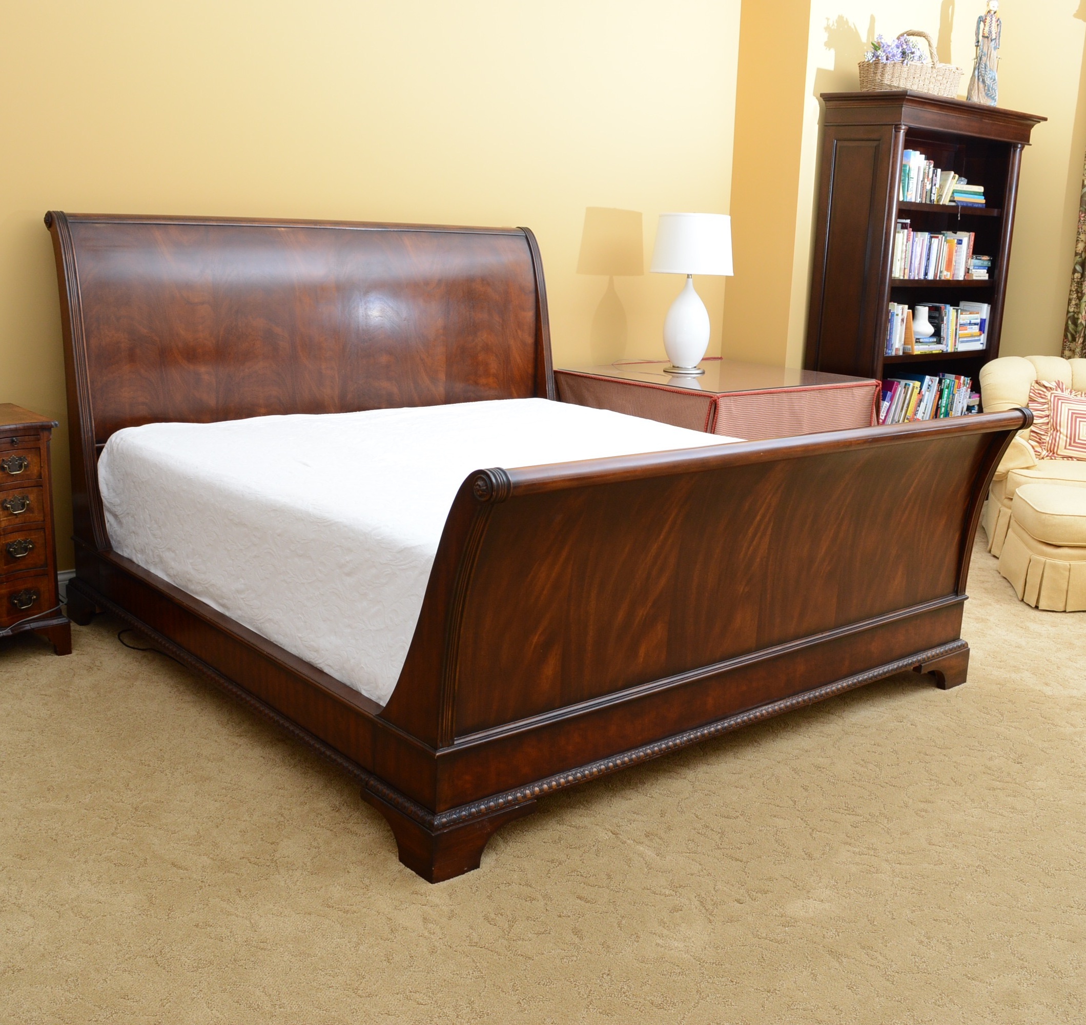 Henredon King Size Sleigh Bed