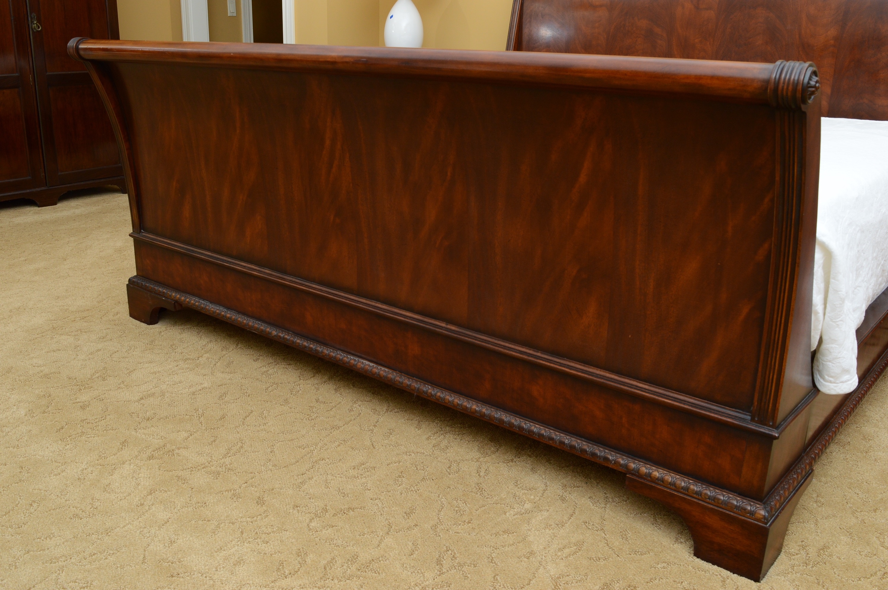 Henredon King Size Sleigh Bed