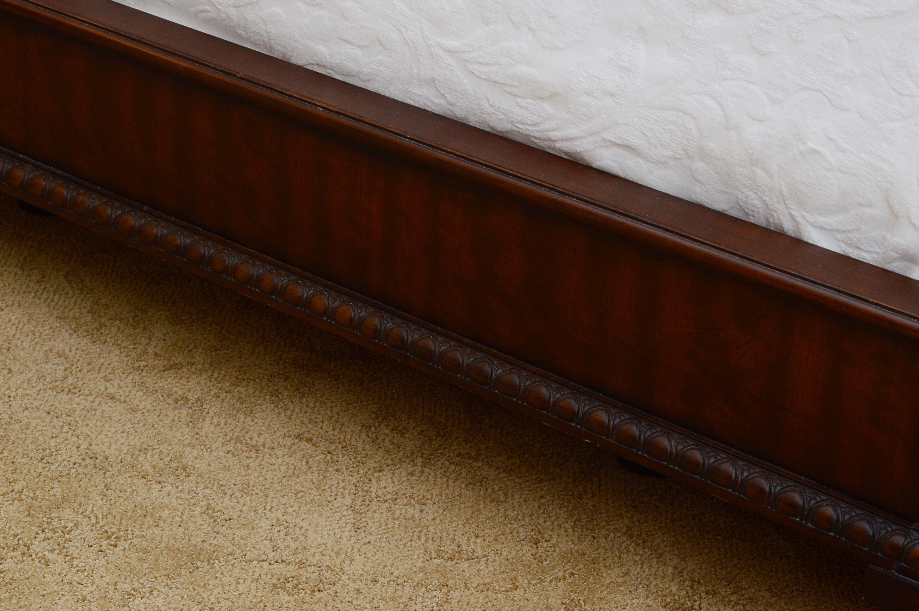 Henredon King Size Sleigh Bed