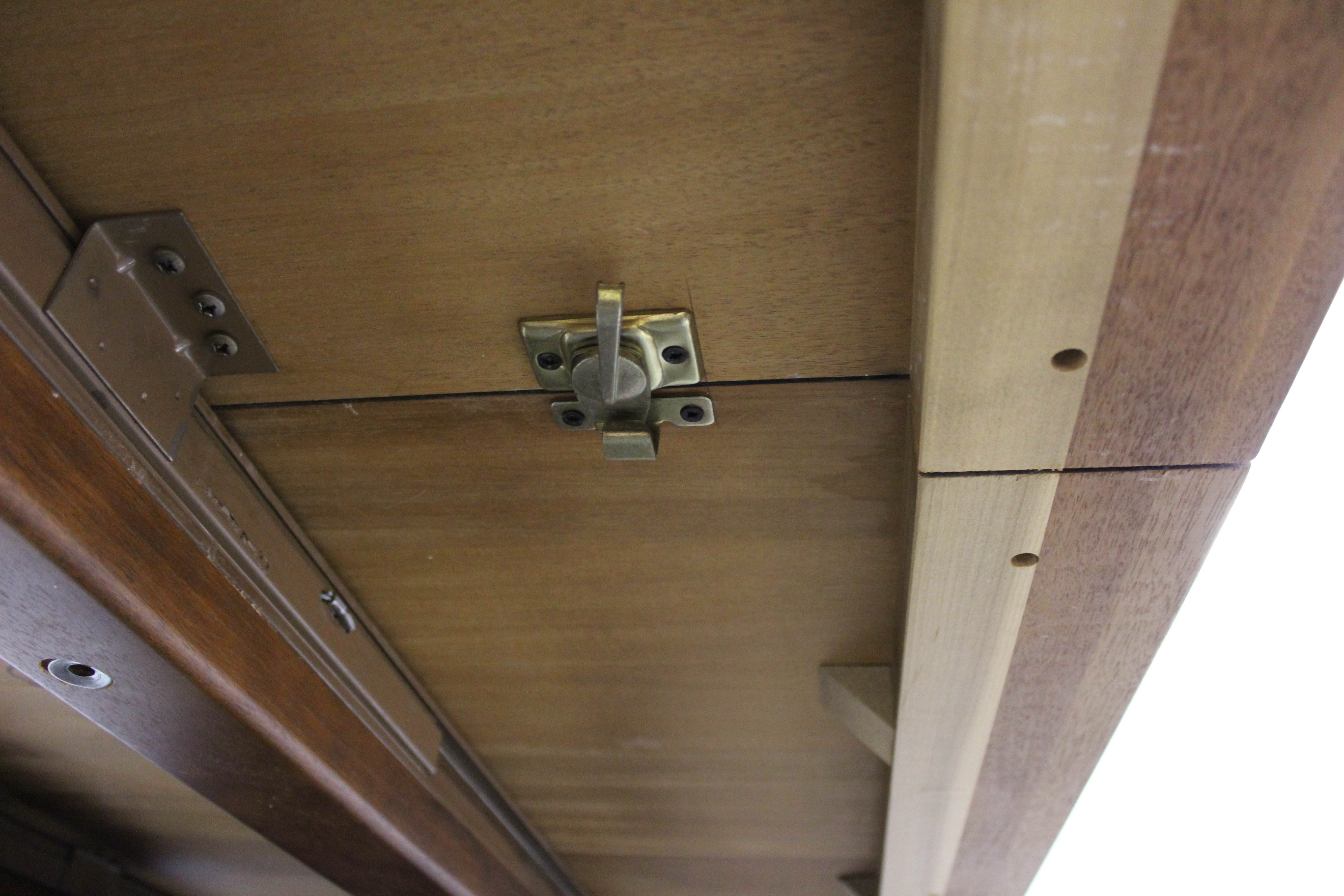 Vintage Mahogany Trestle Dining Table by Henredon