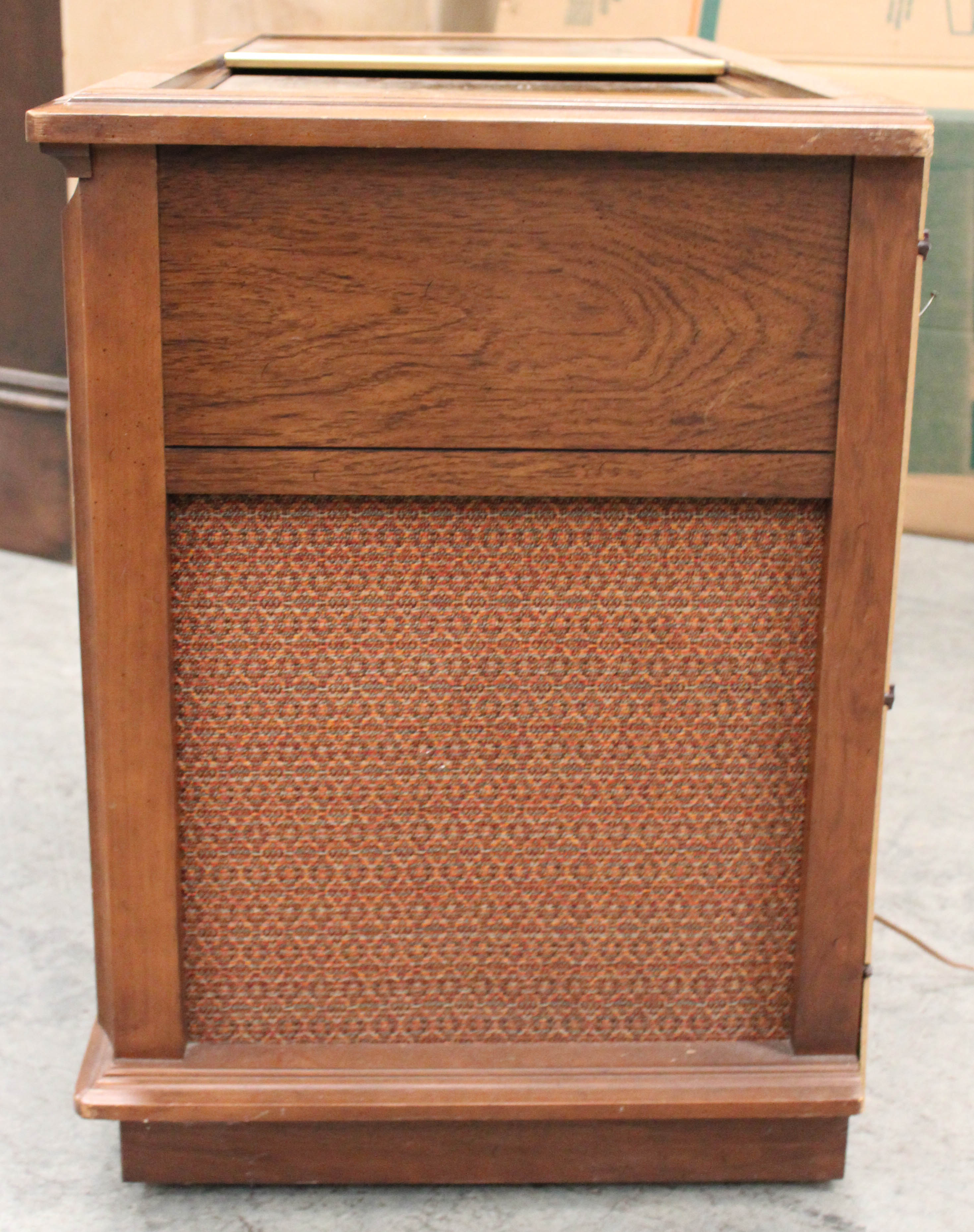 1960s Magnavox Astro Sonic Stereo Console