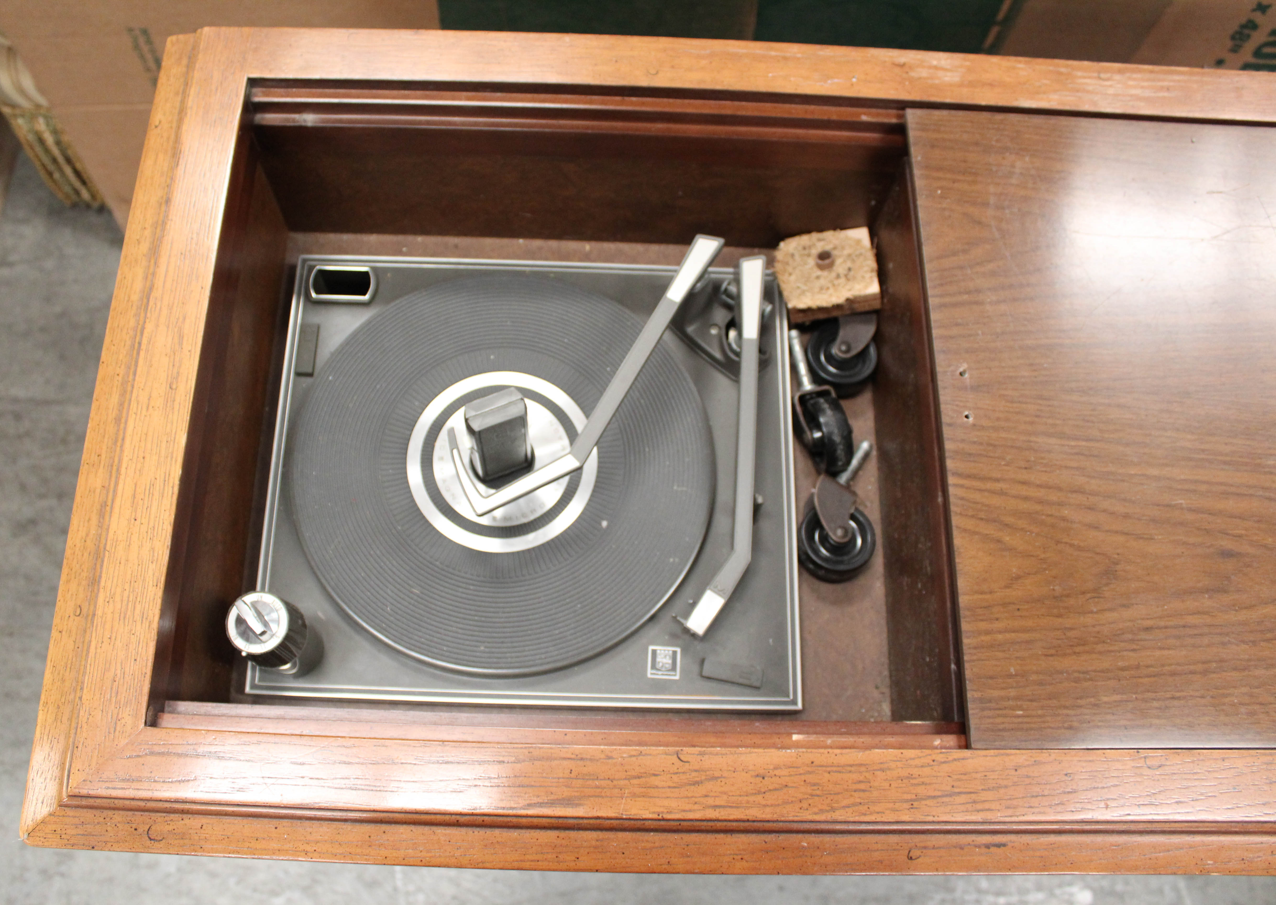 1960s Magnavox Astro Sonic Stereo Console
