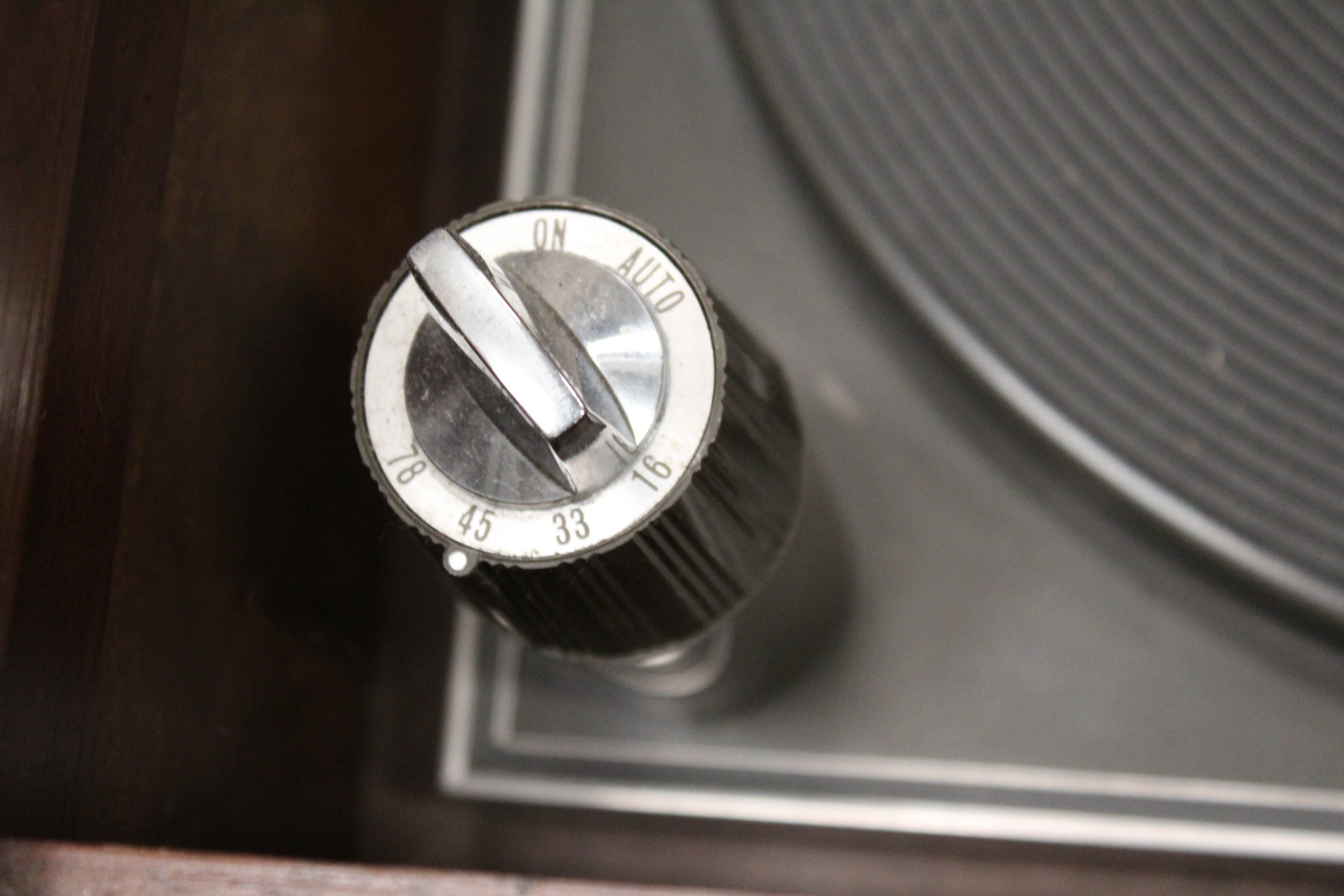 1960s Magnavox Astro Sonic Stereo Console