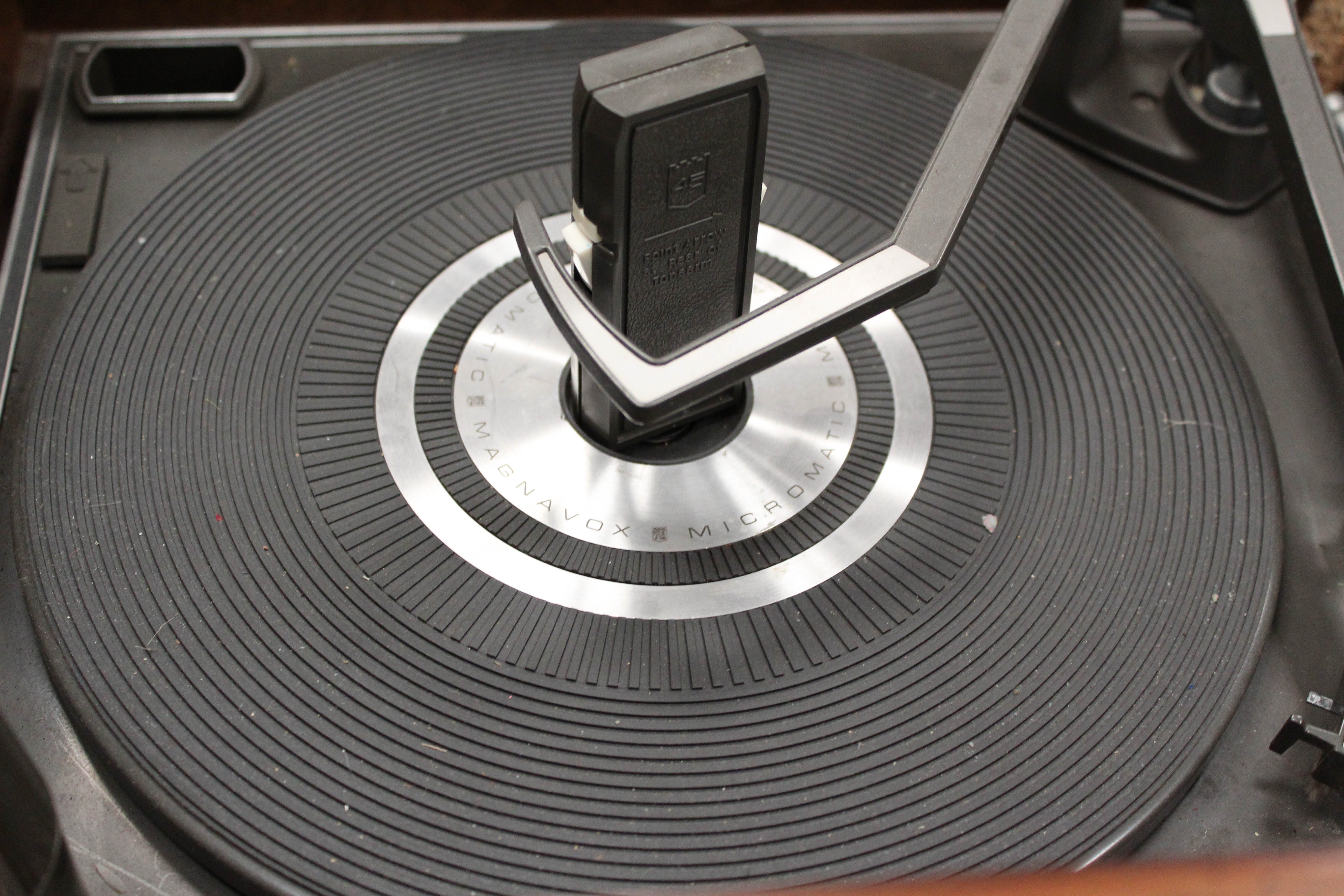 1960s Magnavox Astro Sonic Stereo Console