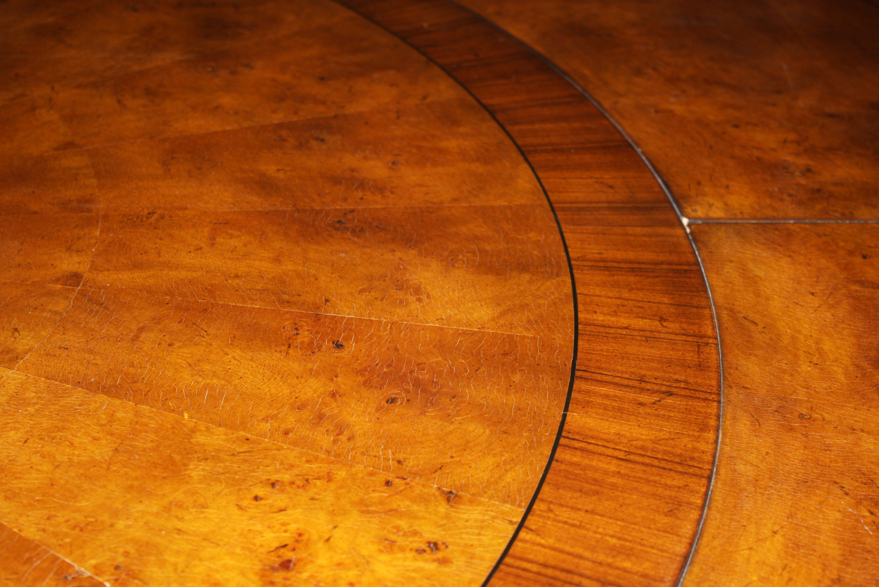 Round Pedestal Dining Table