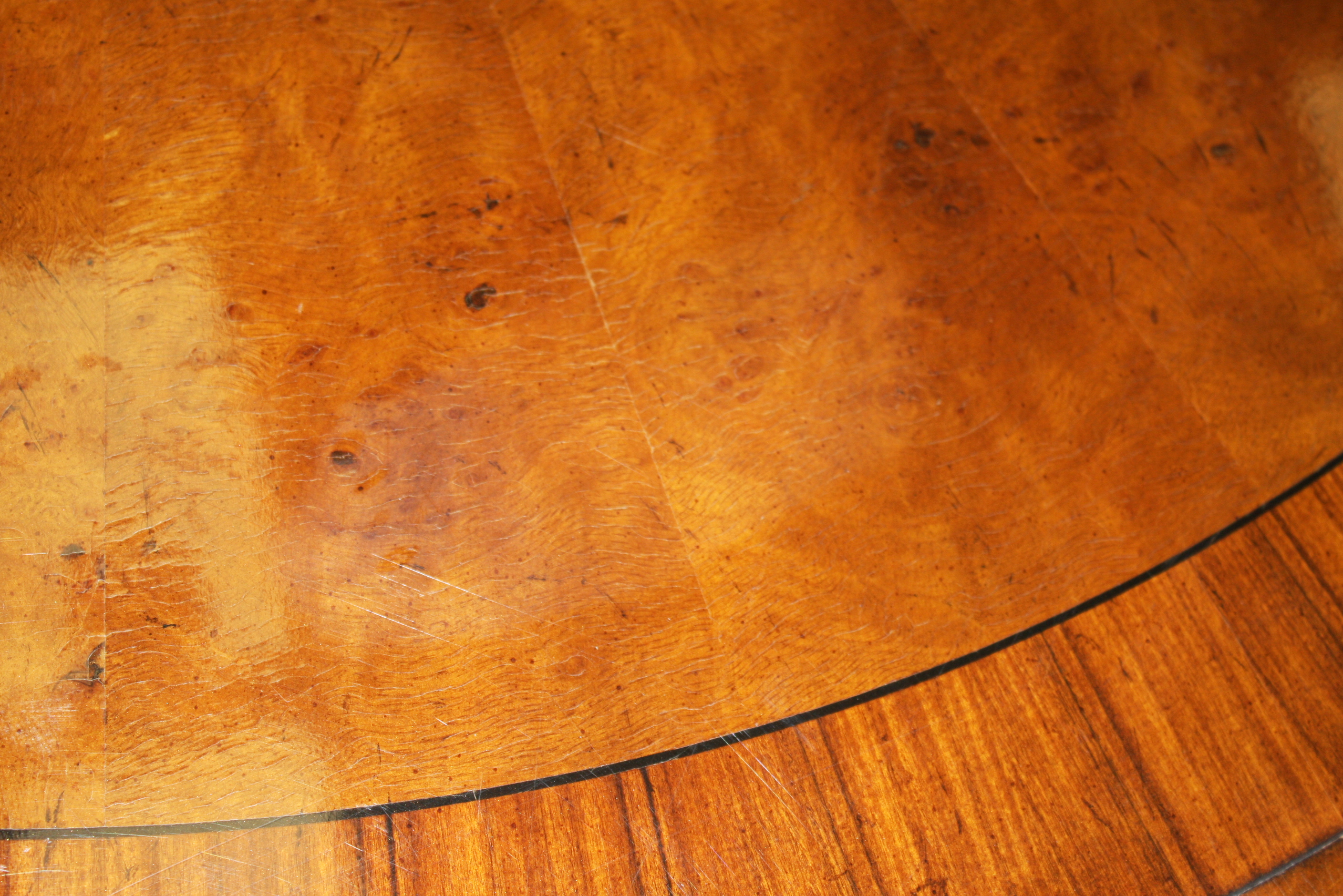 Round Pedestal Dining Table