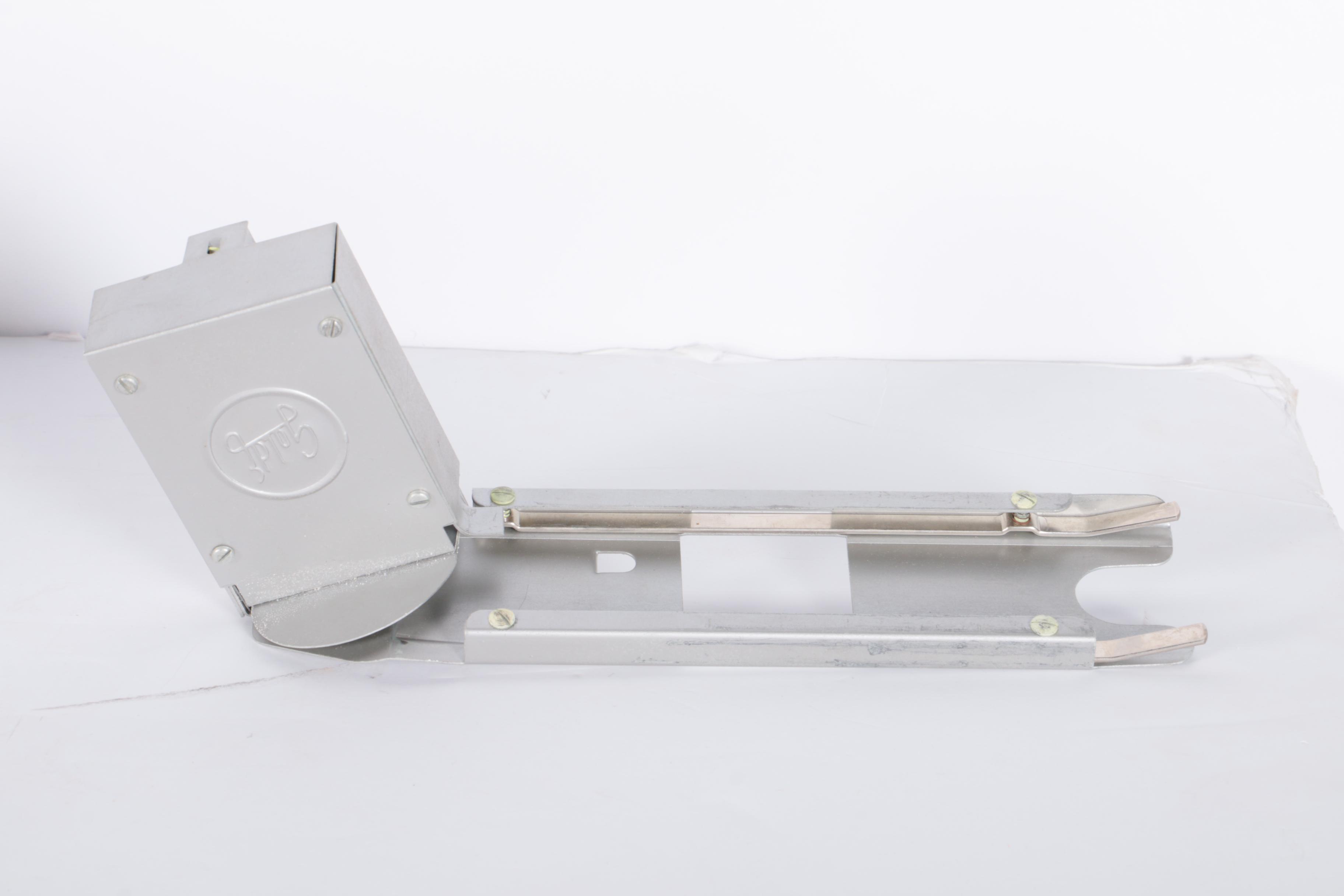 Golde Manumatic Film Slide Projector