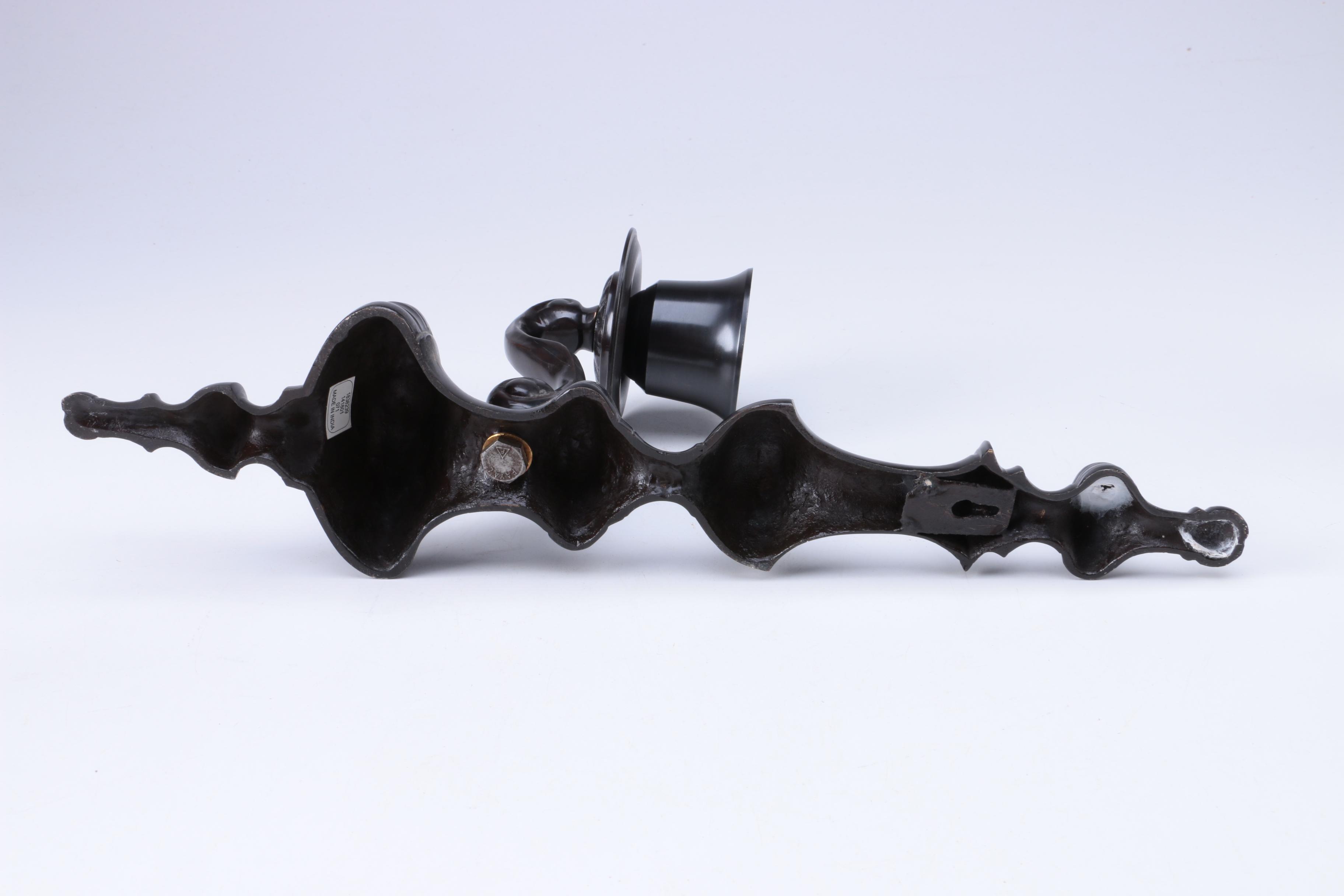 Traditional Style Wall Sconces