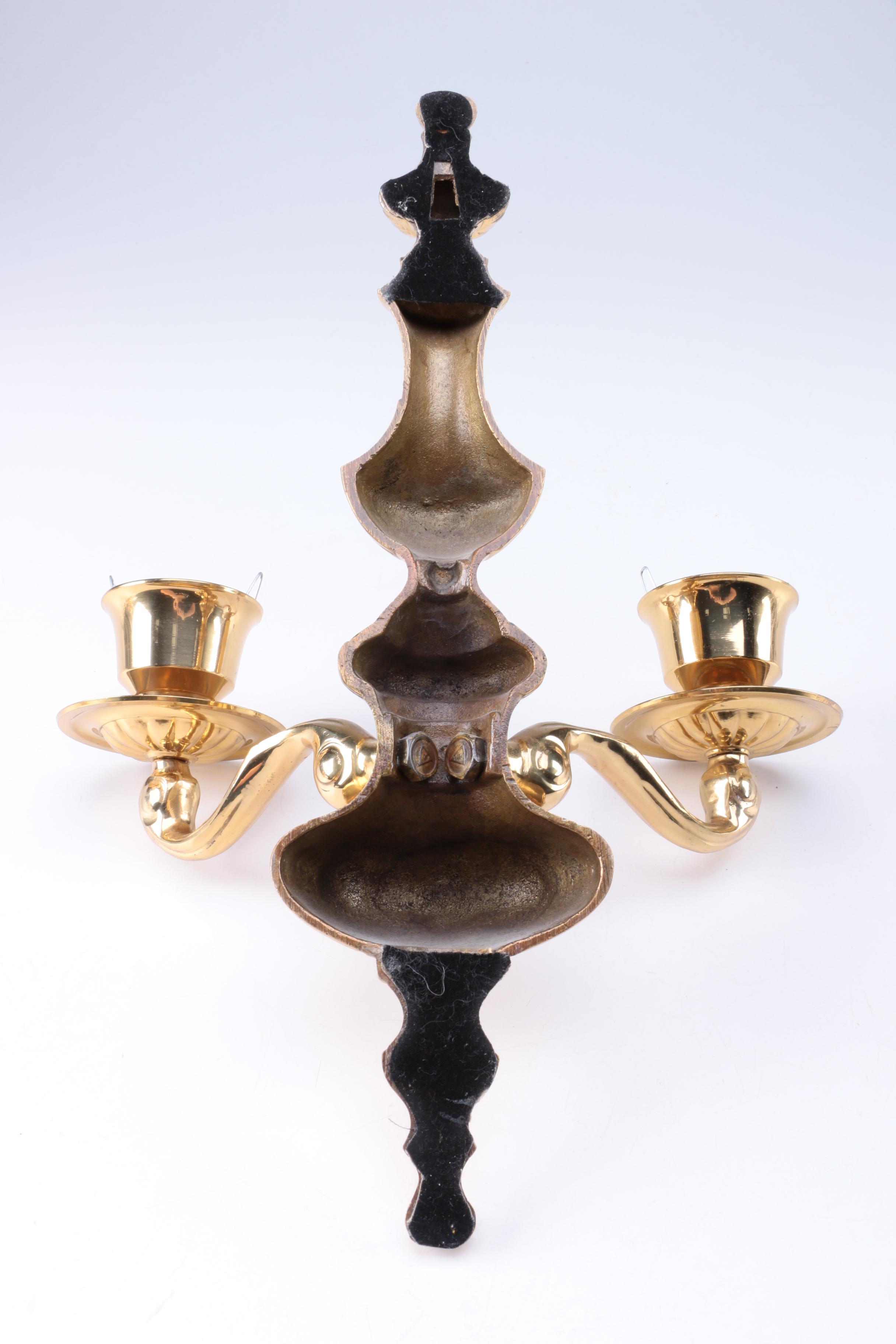 Traditional Style Wall Sconces