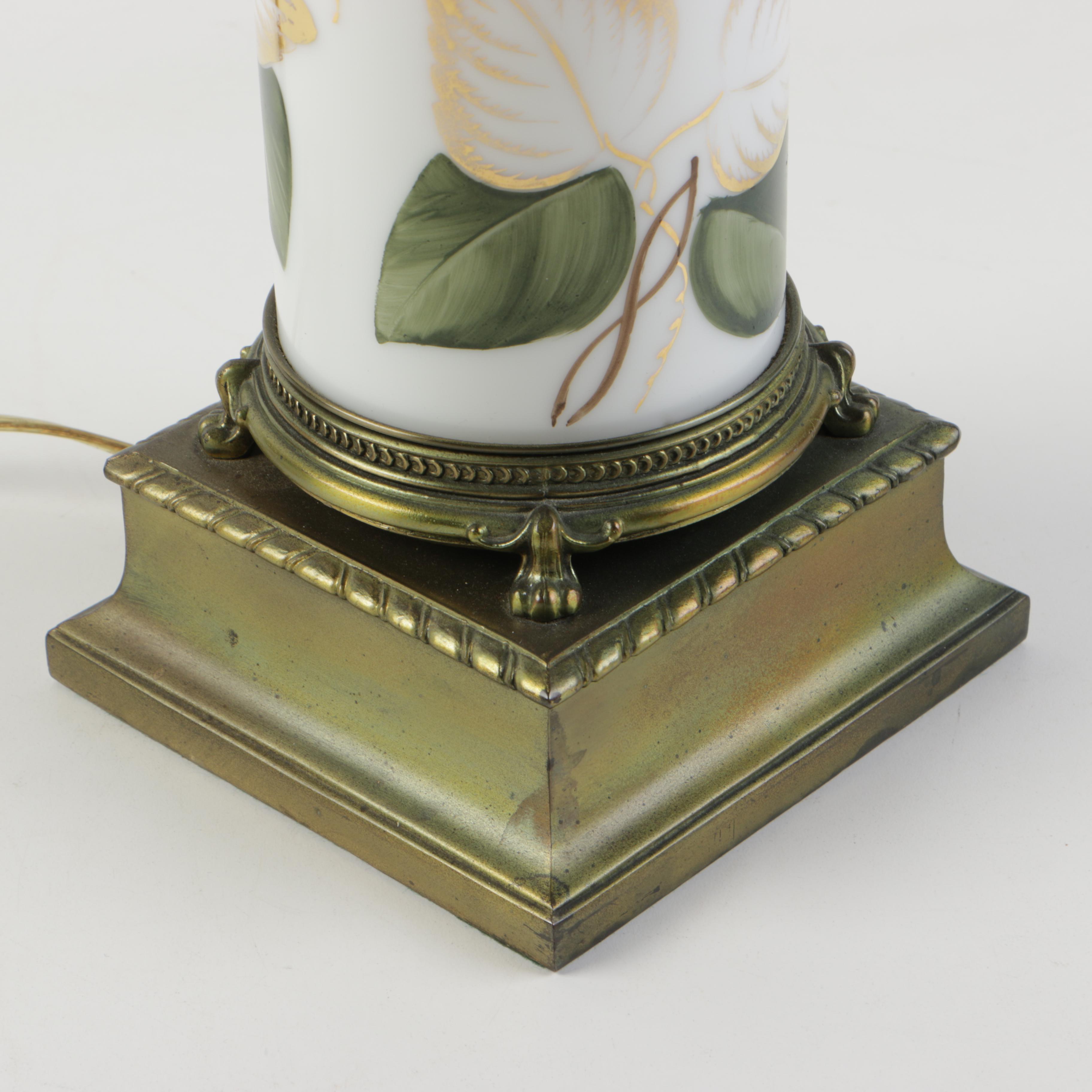 Leaf Pattered Brass Table Lamp