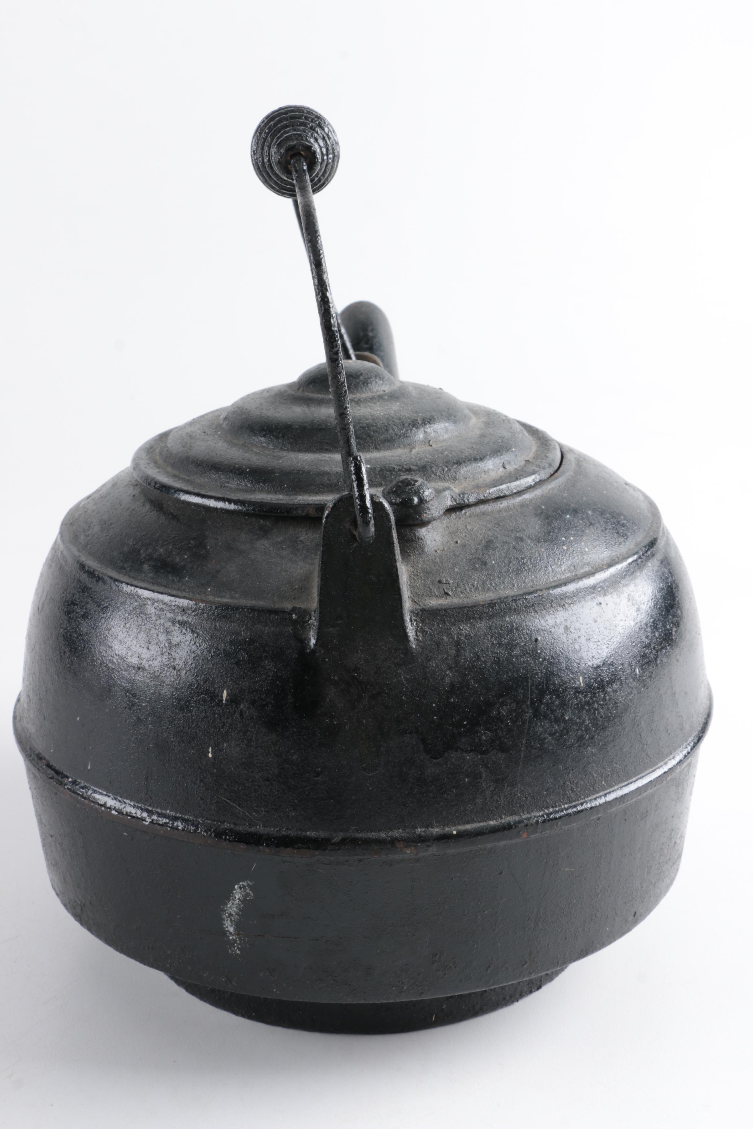 Antique Orr, Painter & Co. Cast Iron Kettle