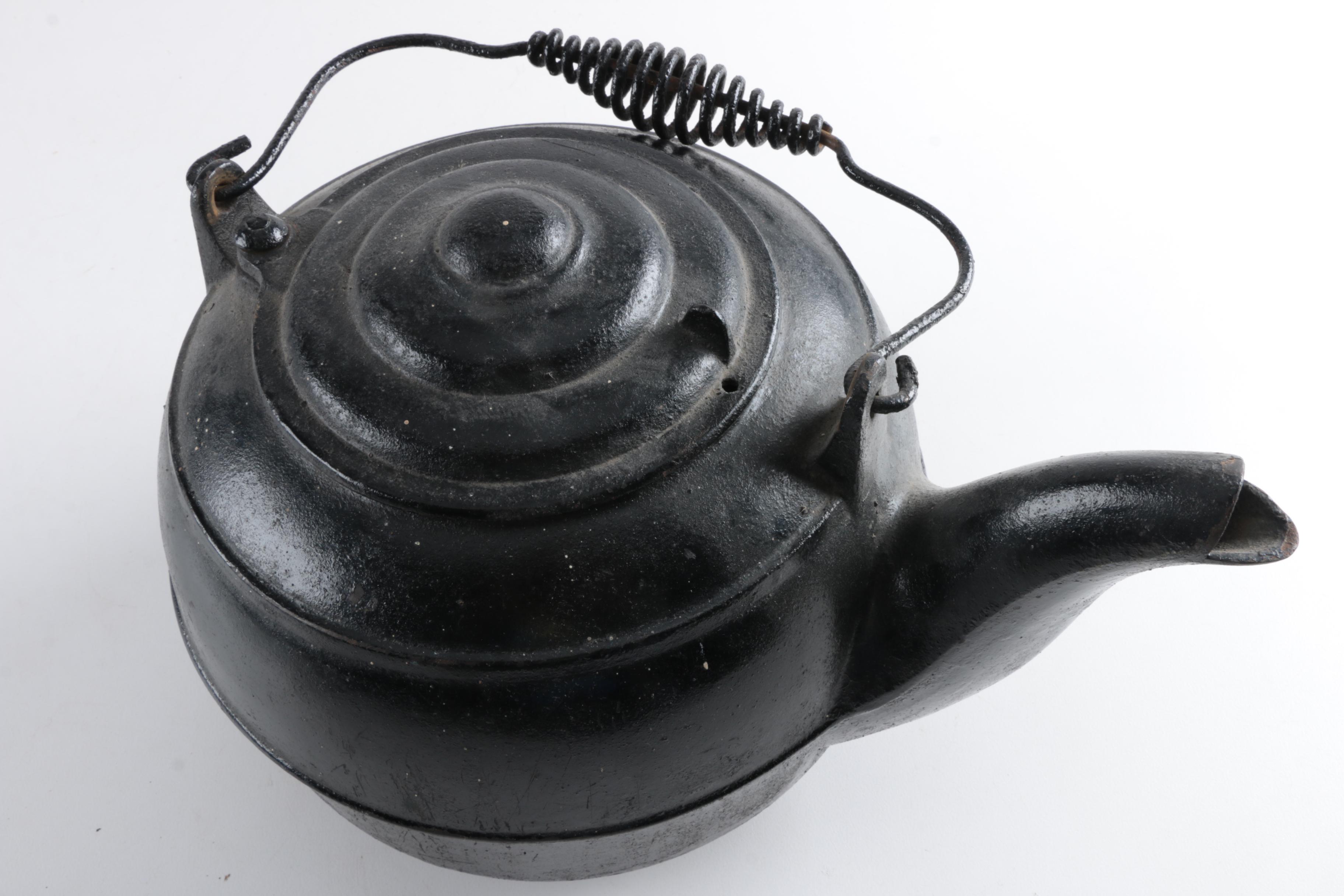 Antique Orr, Painter & Co. Cast Iron Kettle