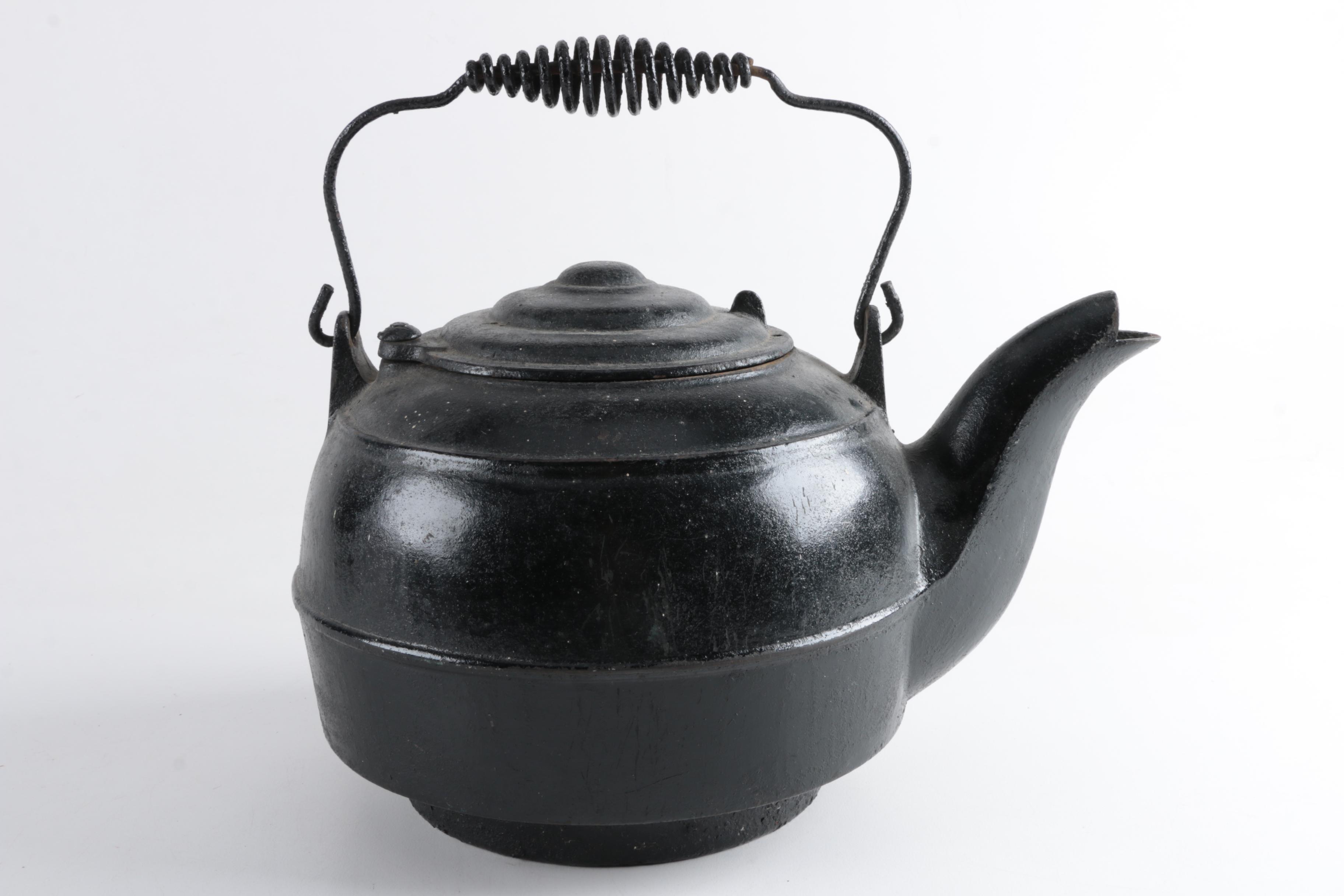Antique Orr, Painter & Co. Cast Iron Kettle
