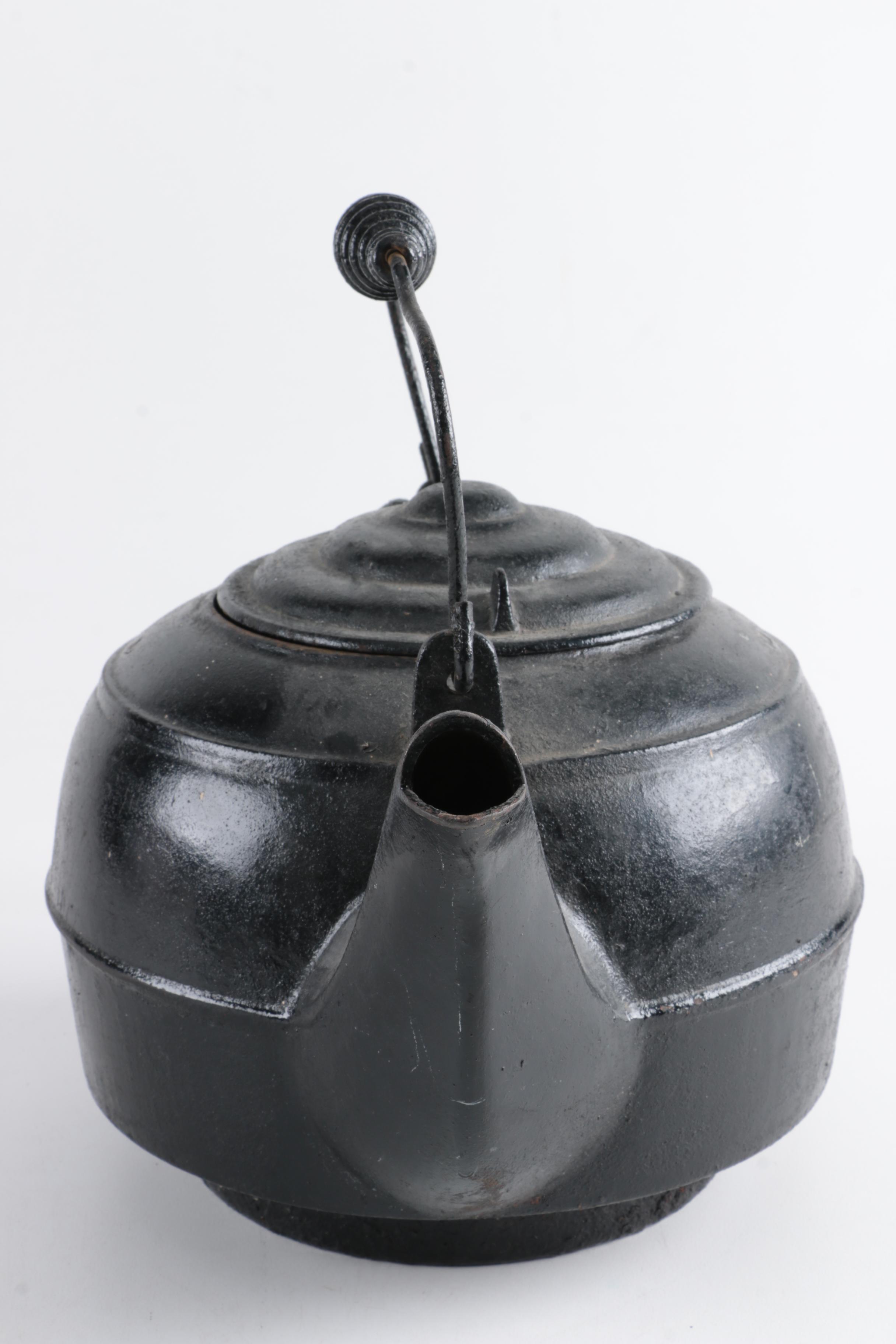 Antique Orr, Painter & Co. Cast Iron Kettle