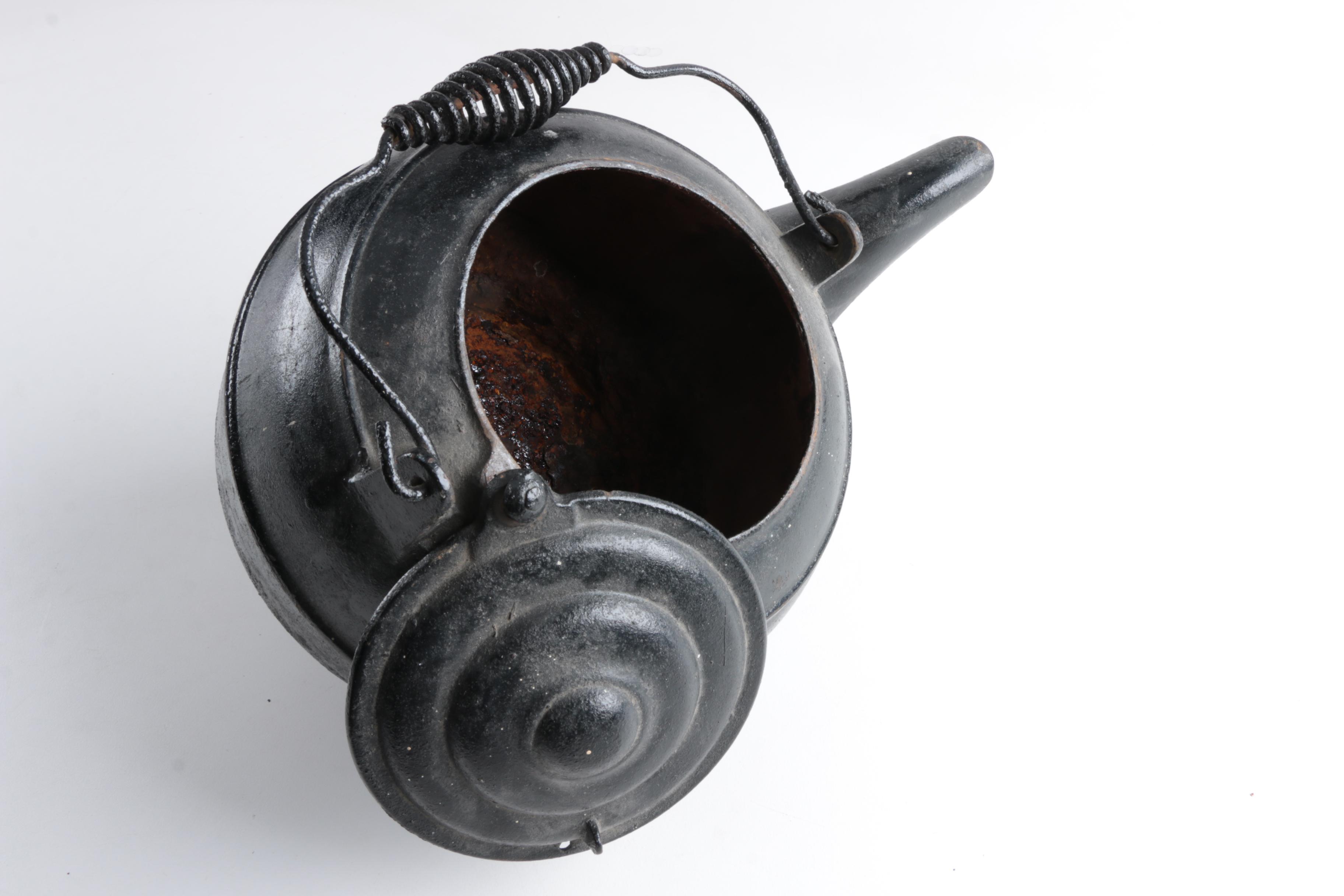 Antique Orr, Painter & Co. Cast Iron Kettle