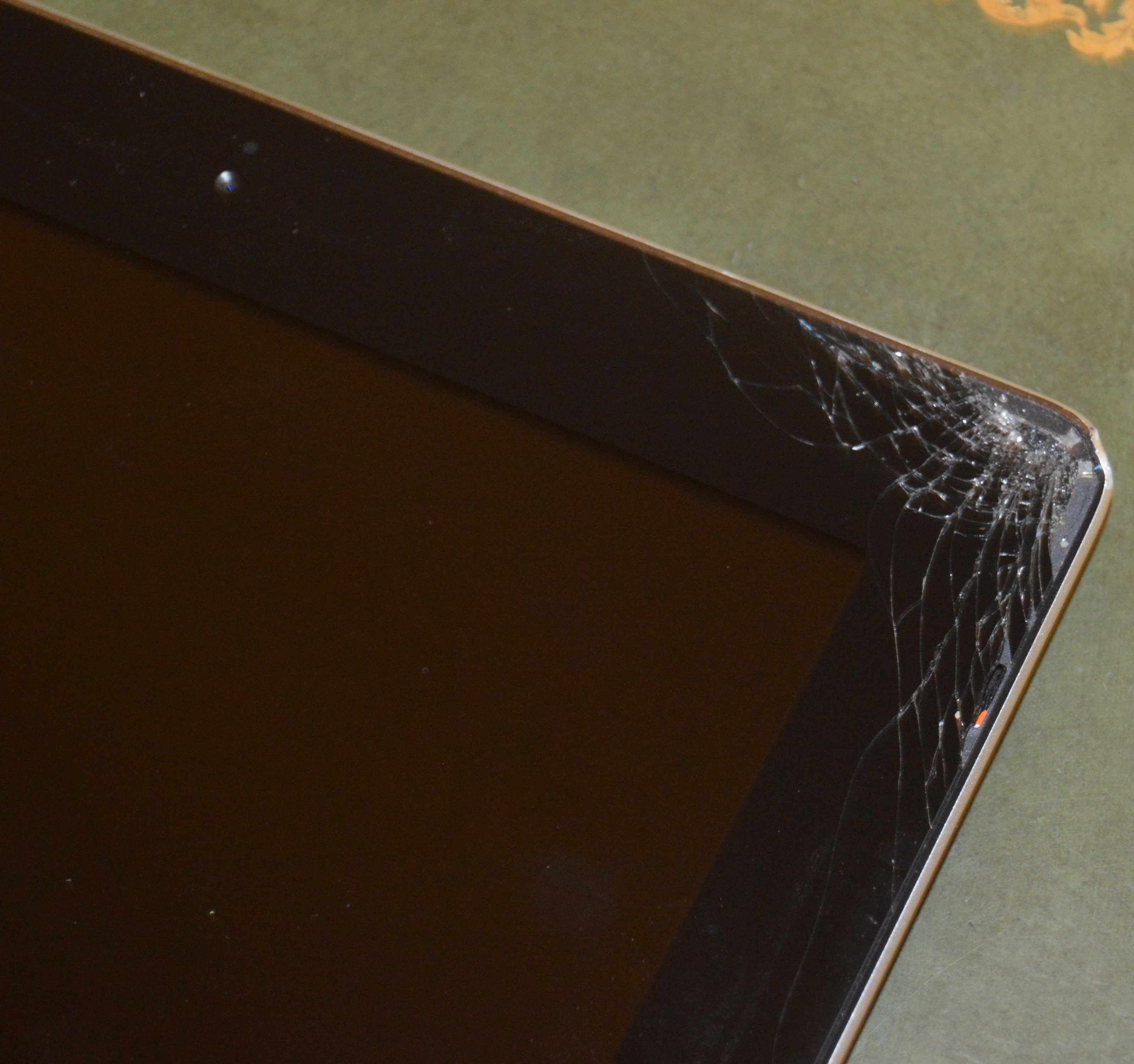 Apple iPad 2 Tablet with Vera Bradley Protective Case