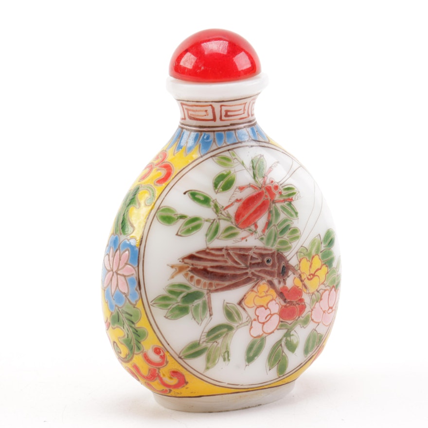 Chinese Hand Decorated Glass Snuff Bottle