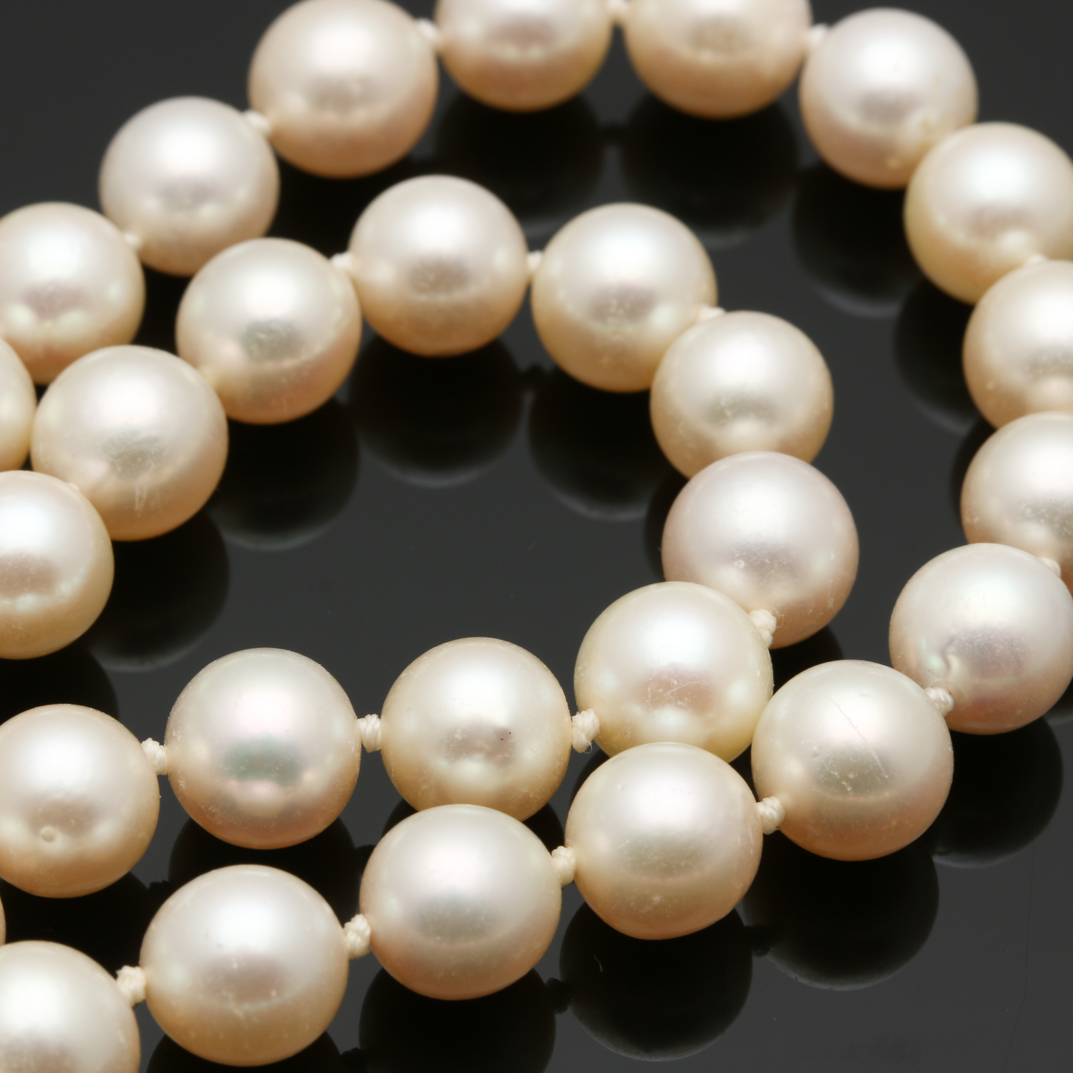 Hand-Knotted Cultured Pearls Necklace Strand
