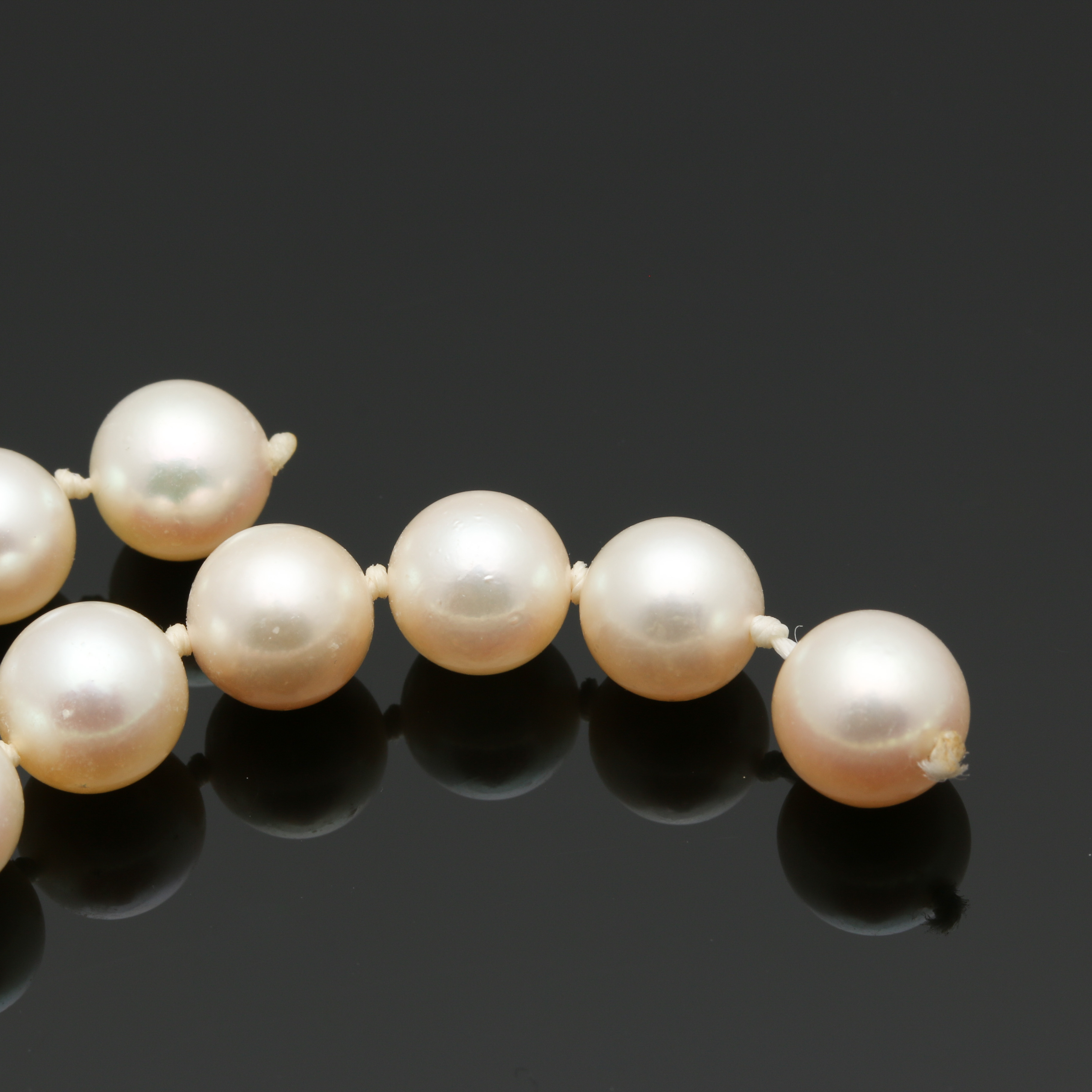Hand-Knotted Cultured Pearls Necklace Strand
