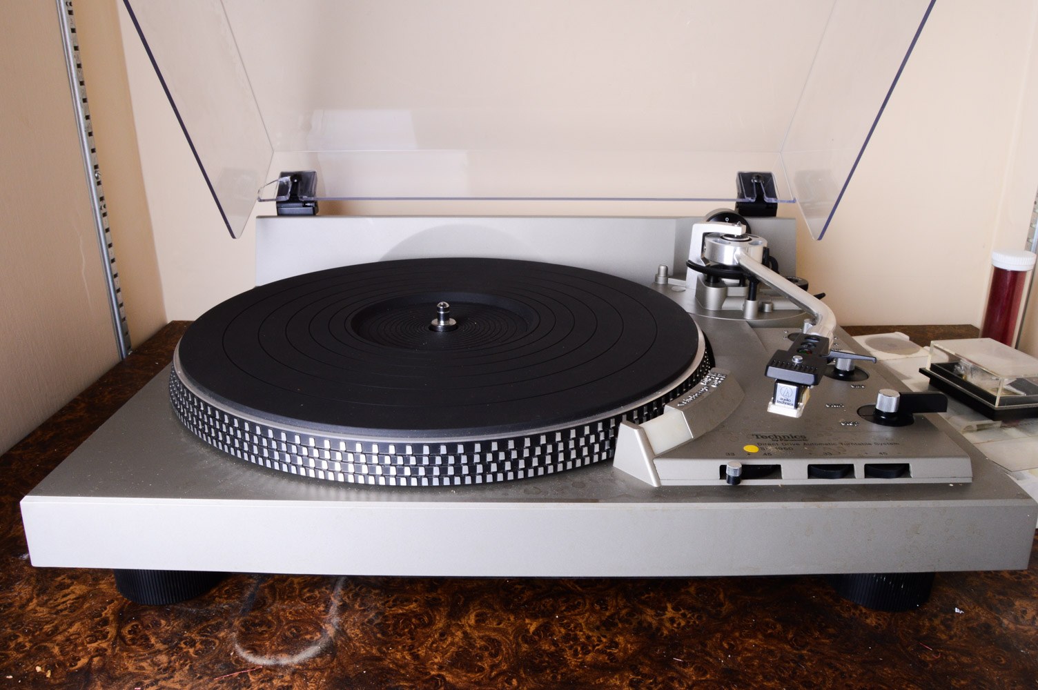 Vintage Pioneer SX-780 Receiver and Technics SL-1950 Direct Drive Turntable