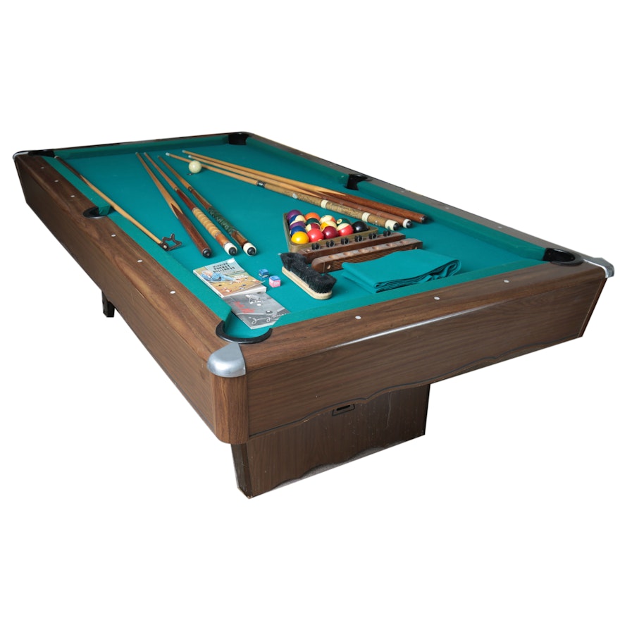 Minnesota Fats Pool Table "The Hustler" with Cues & Accessories