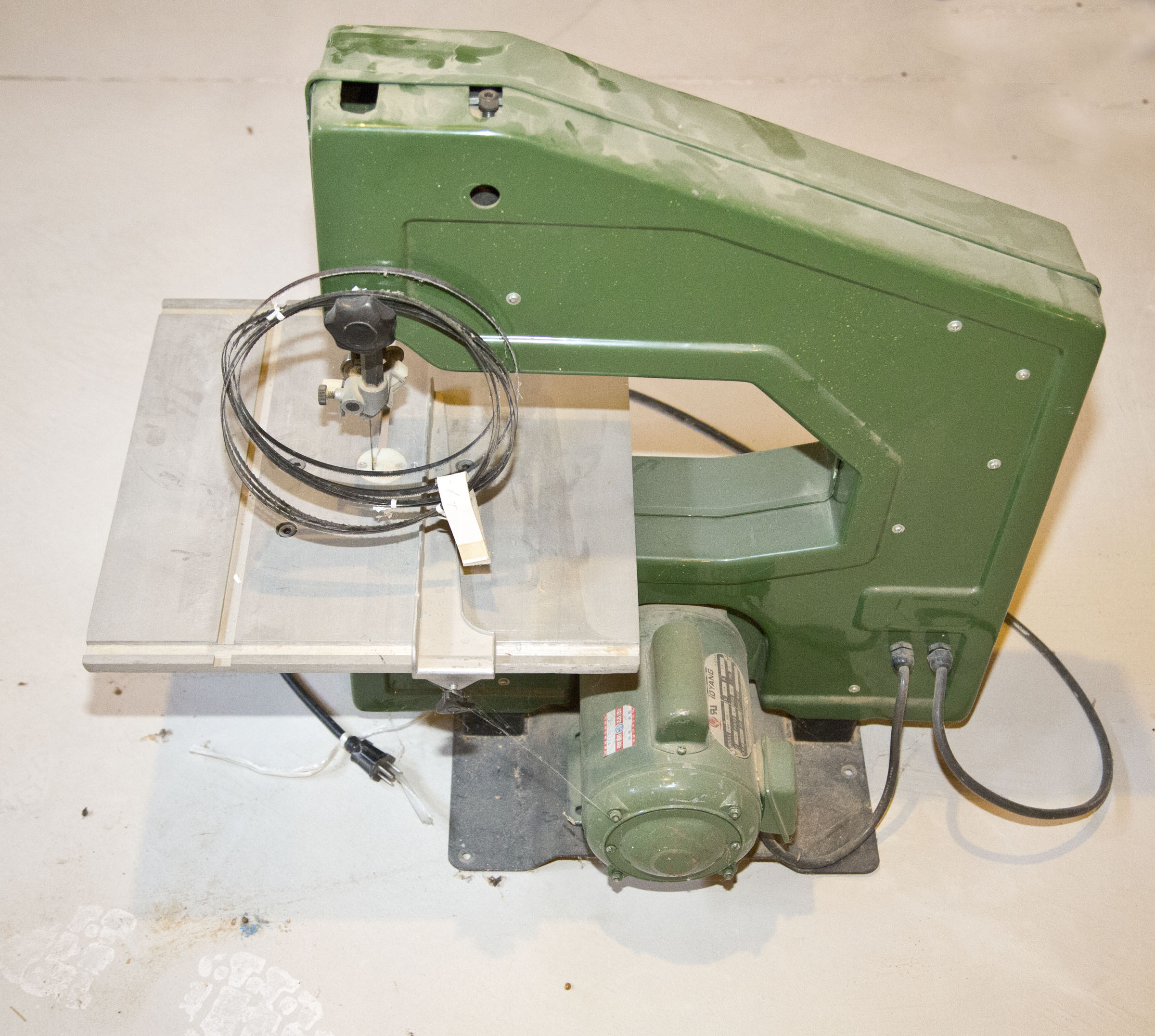 Central MachineryWood Cutting Band Saw EBTH