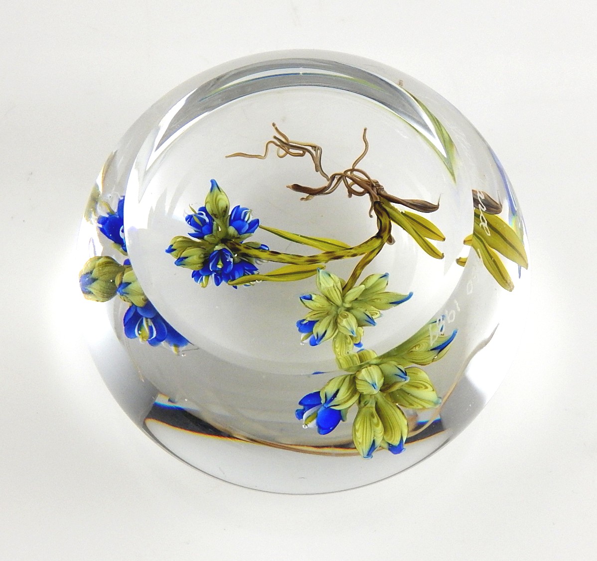 Signed Paul Stankard Handcrafted Art Glass Paperweight