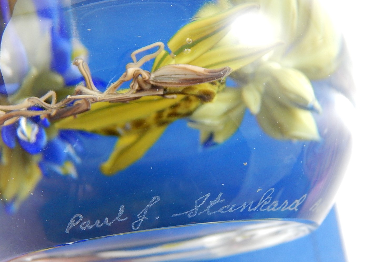 Signed Paul Stankard Handcrafted Art Glass Paperweight