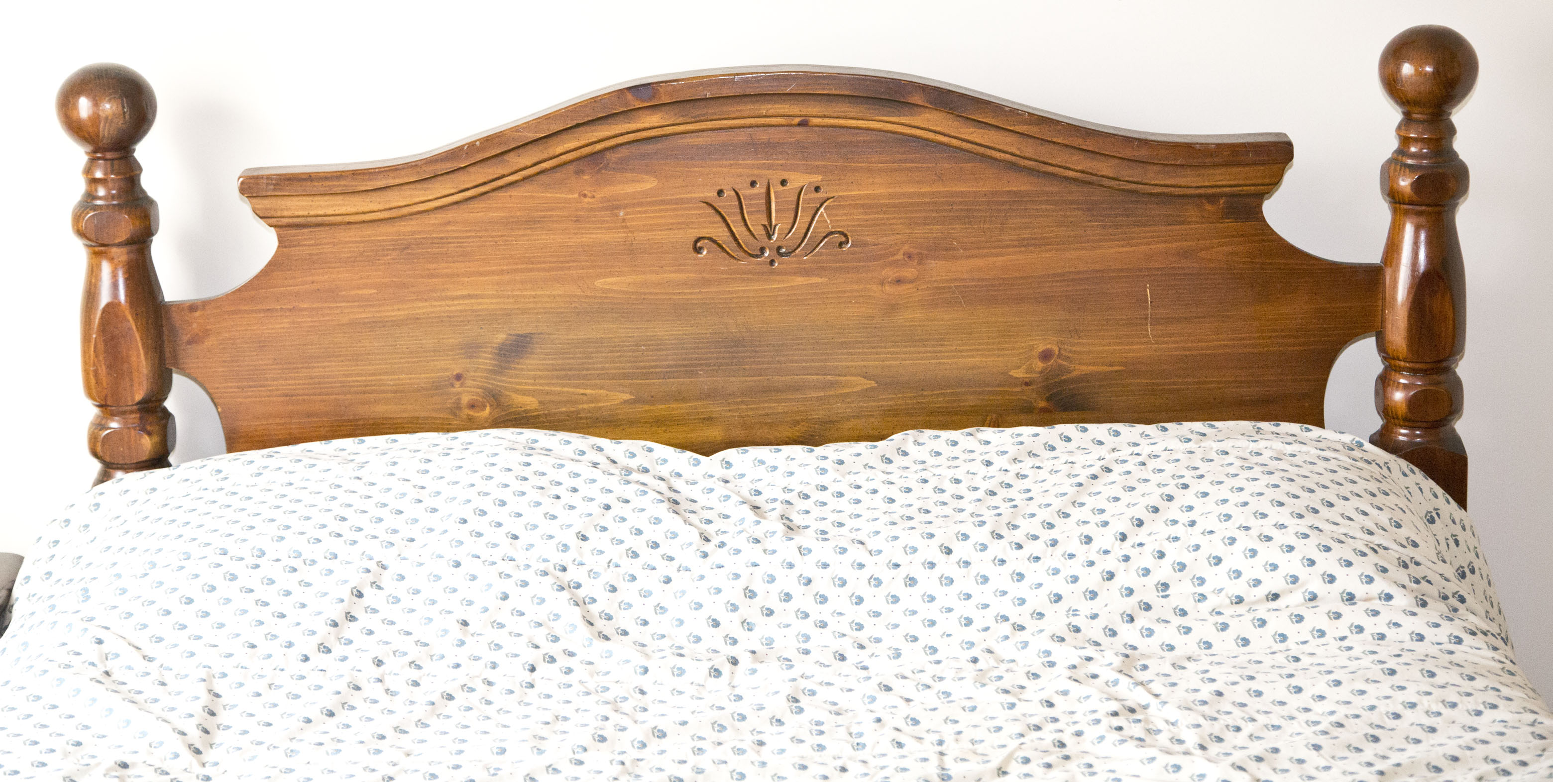 Federal Style Pine Cannonball Bed Frame