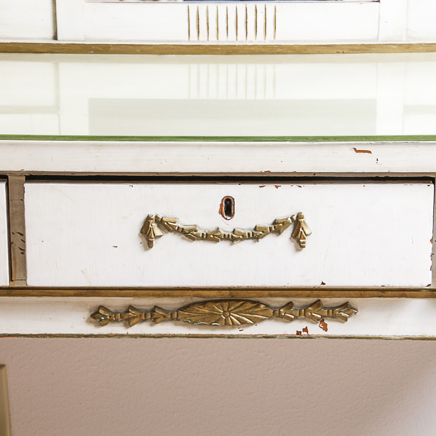 Neoclassical Style Vanity Table with Mirror