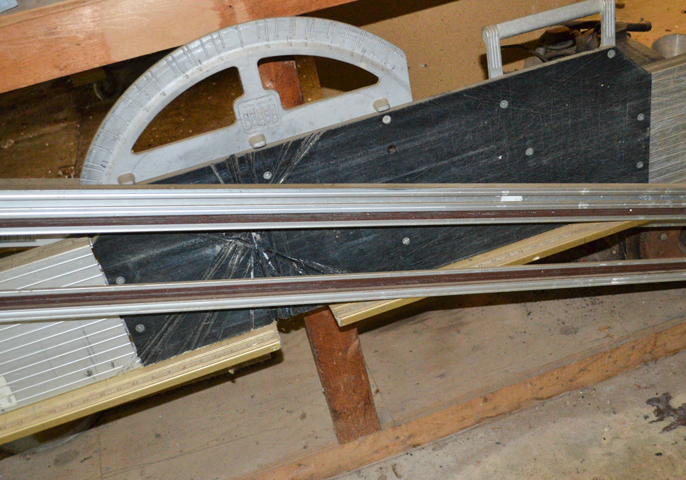 Dial N' Angle Portable Saw Table