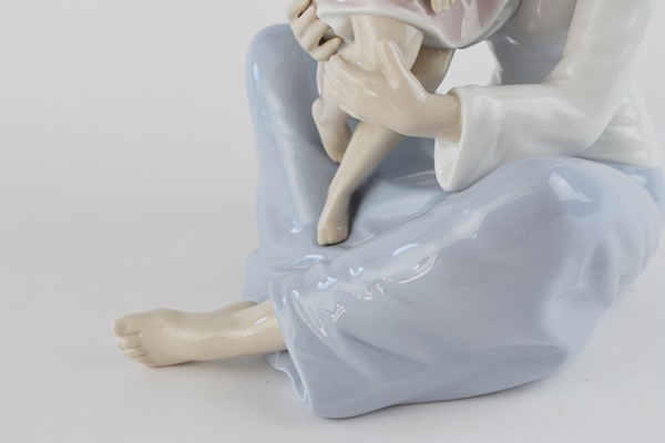 Lladró "Mommy's Little Girl" Porcelain Figurine