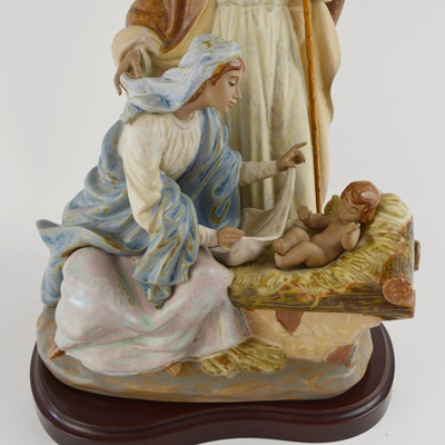 Lladró "A King Is Born" Retired Porcelain Figurine