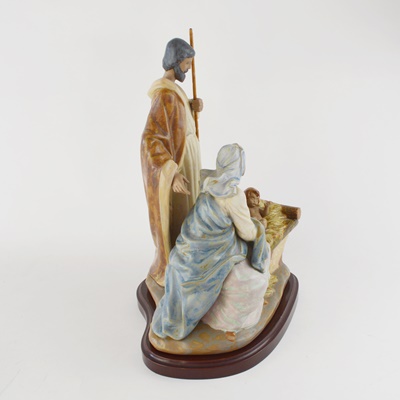 Lladró "A King Is Born" Retired Porcelain Figurine