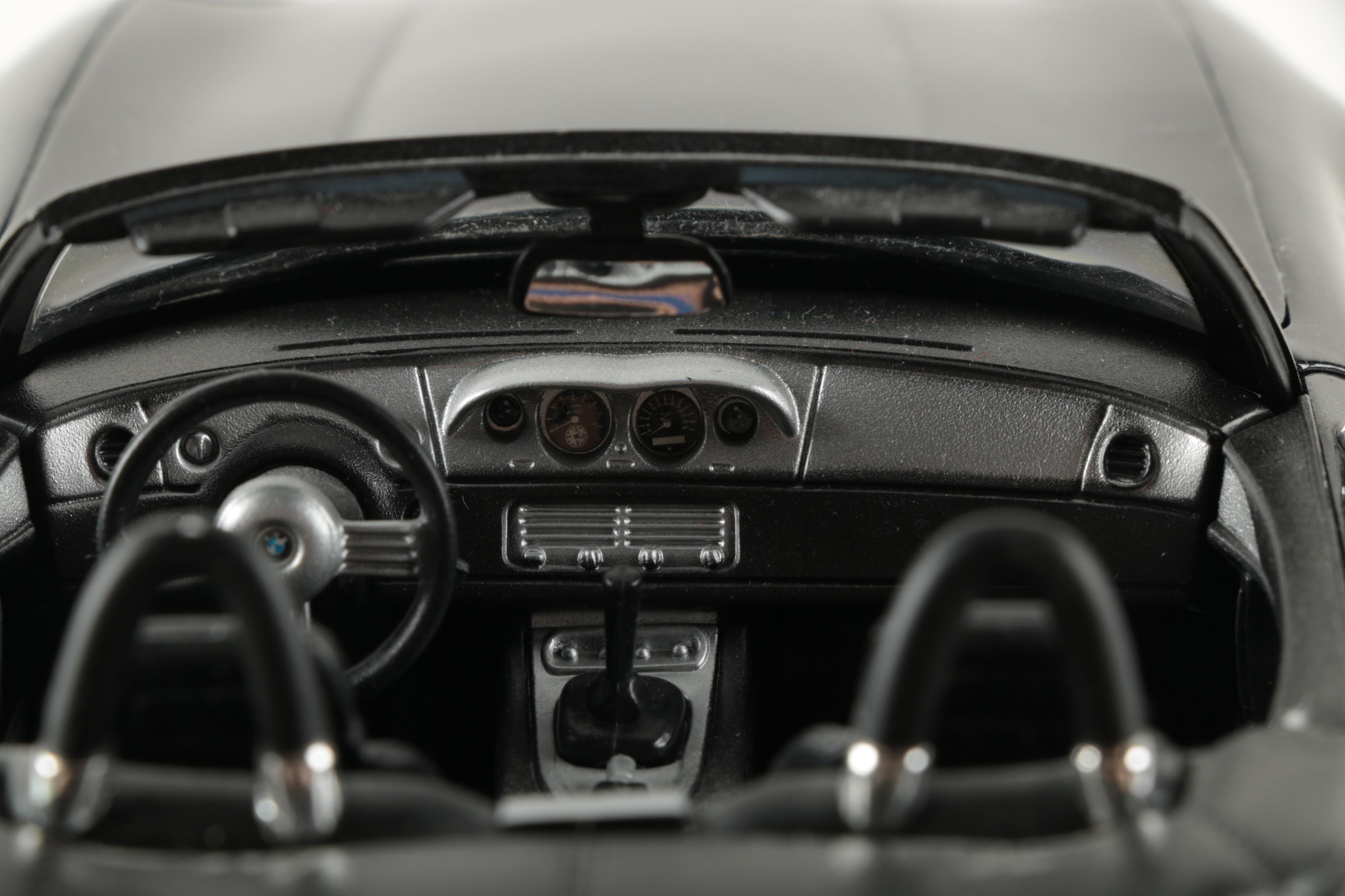 Welly BMW Z8 Die-Cast Car